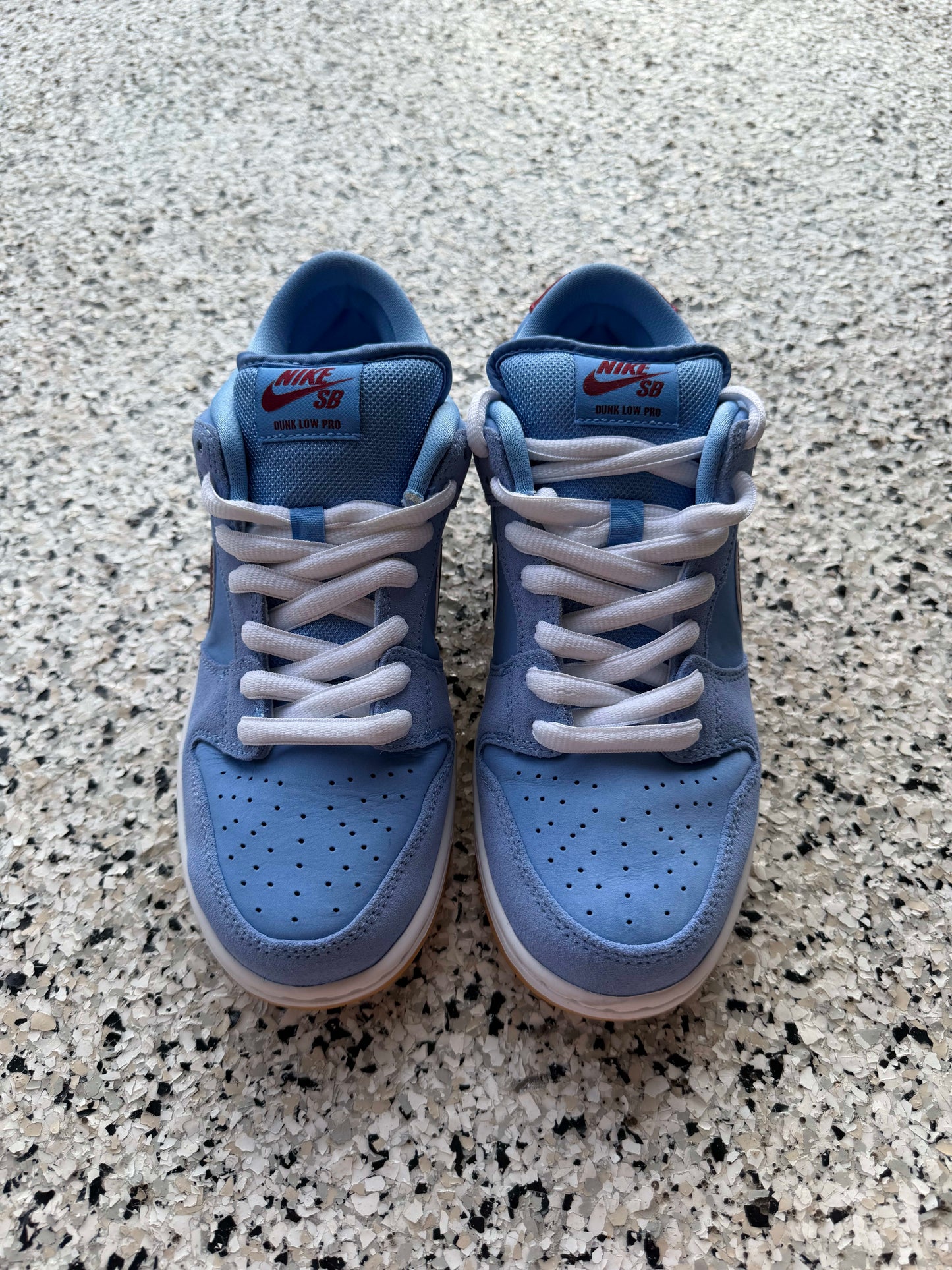 HY3427 Nike SB Dunk Low Philadelphia Phillies