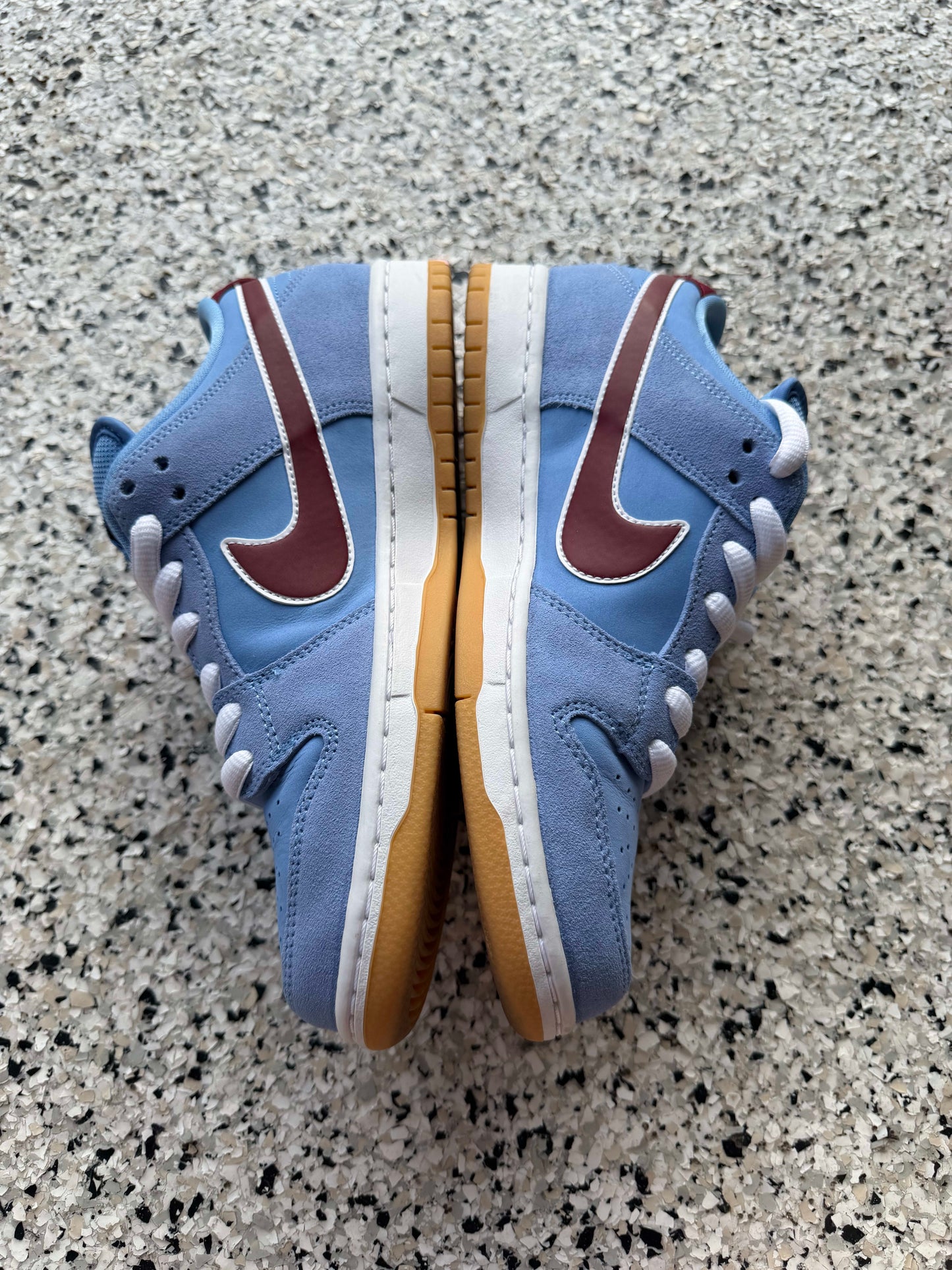 [HY3427] Nike SB Dunk Low Philadelphia Phillies