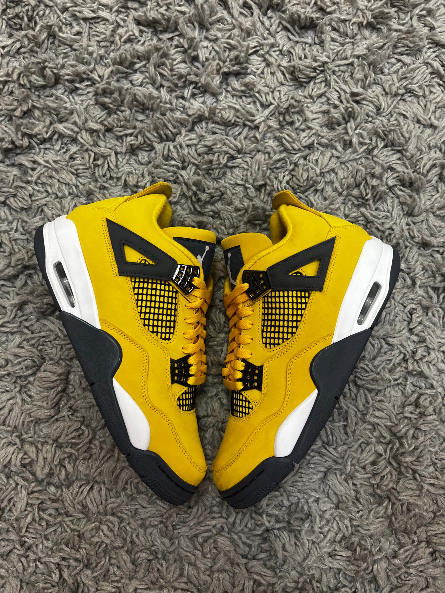 AIR JORDAN 4 RETRO ‘Lightning’