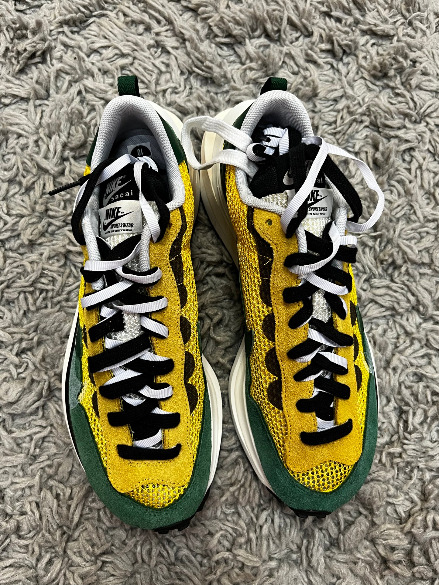 NIKE VAPORWAFFLE x SACAI ‘Tour Yellow’