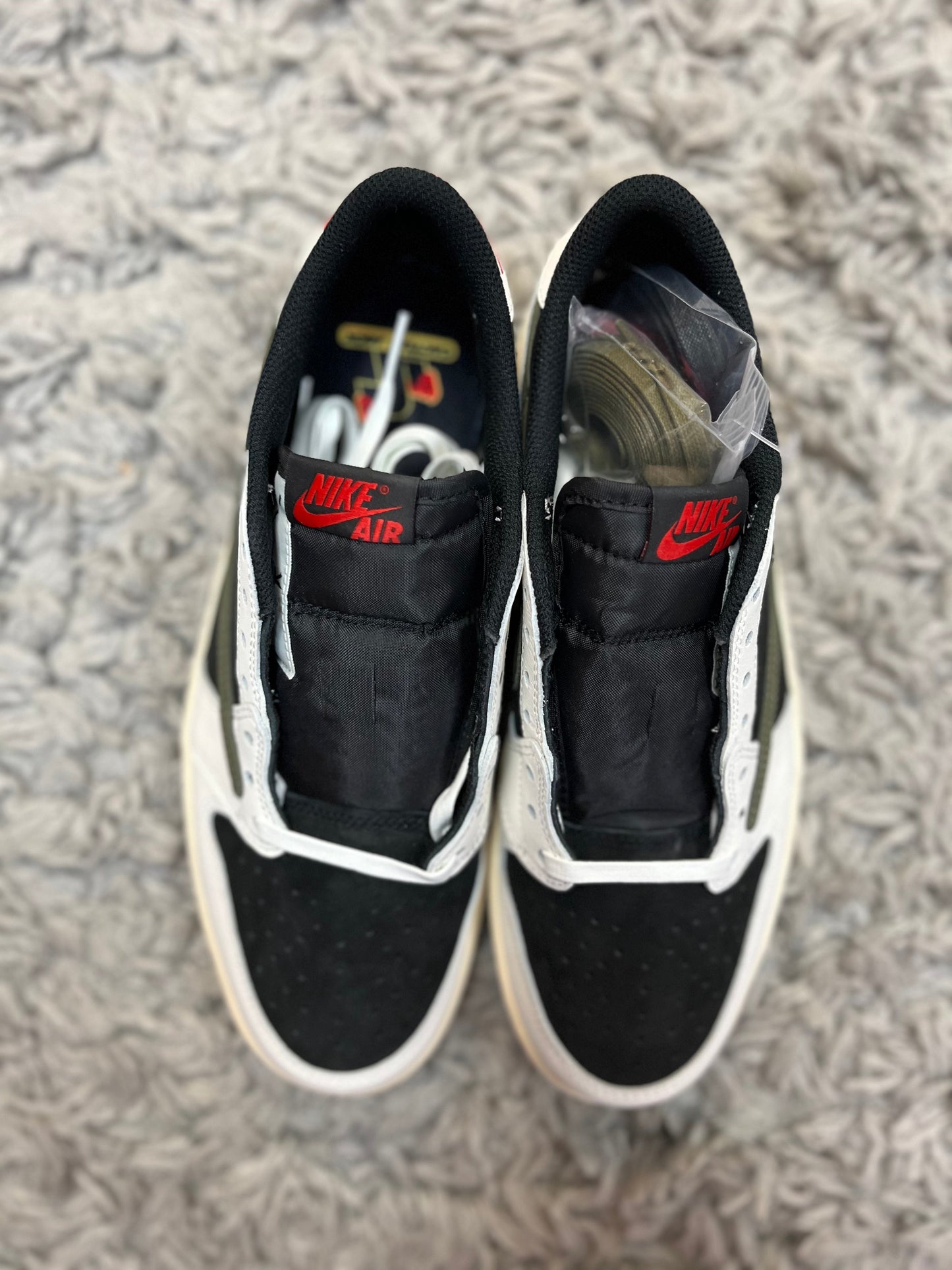 WMNS AIR JORDAN 1 LOW OG SP x Travis Scott ‘Olive’