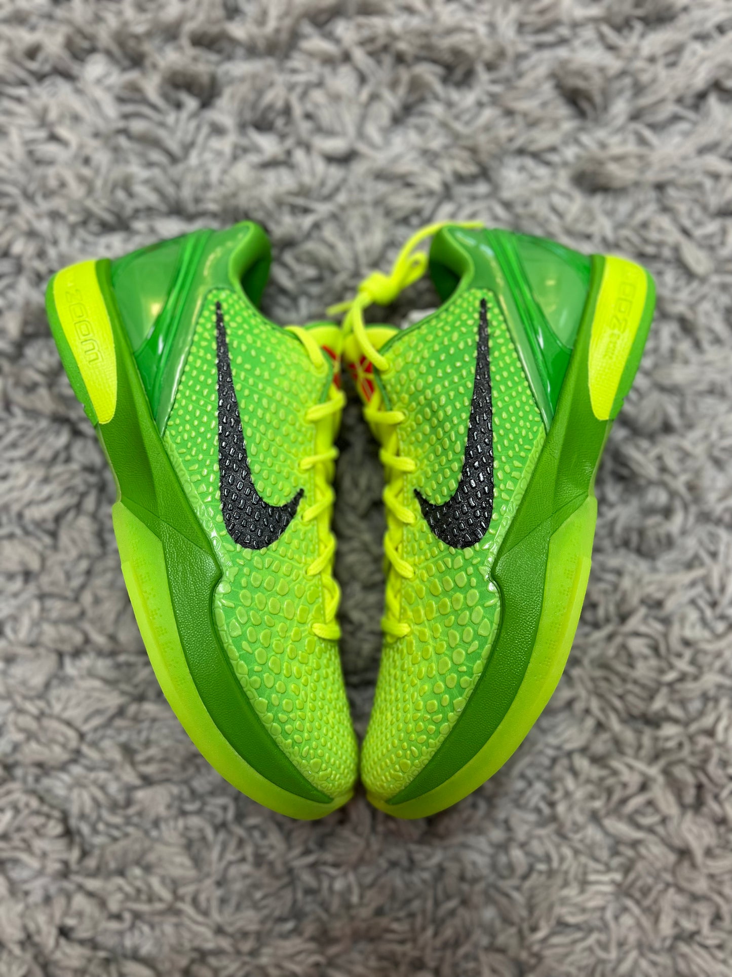 KOBE VI PROTRO ‘Grinch’