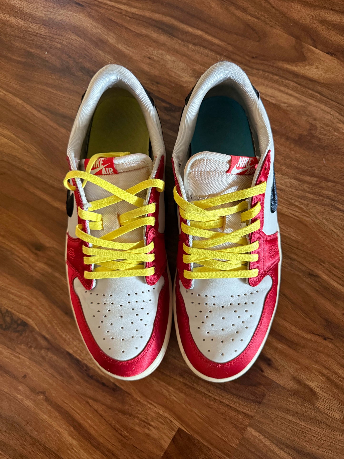 [HY3677] Jordan 1 Retro Low OG Trophy Room Rookie Card Away