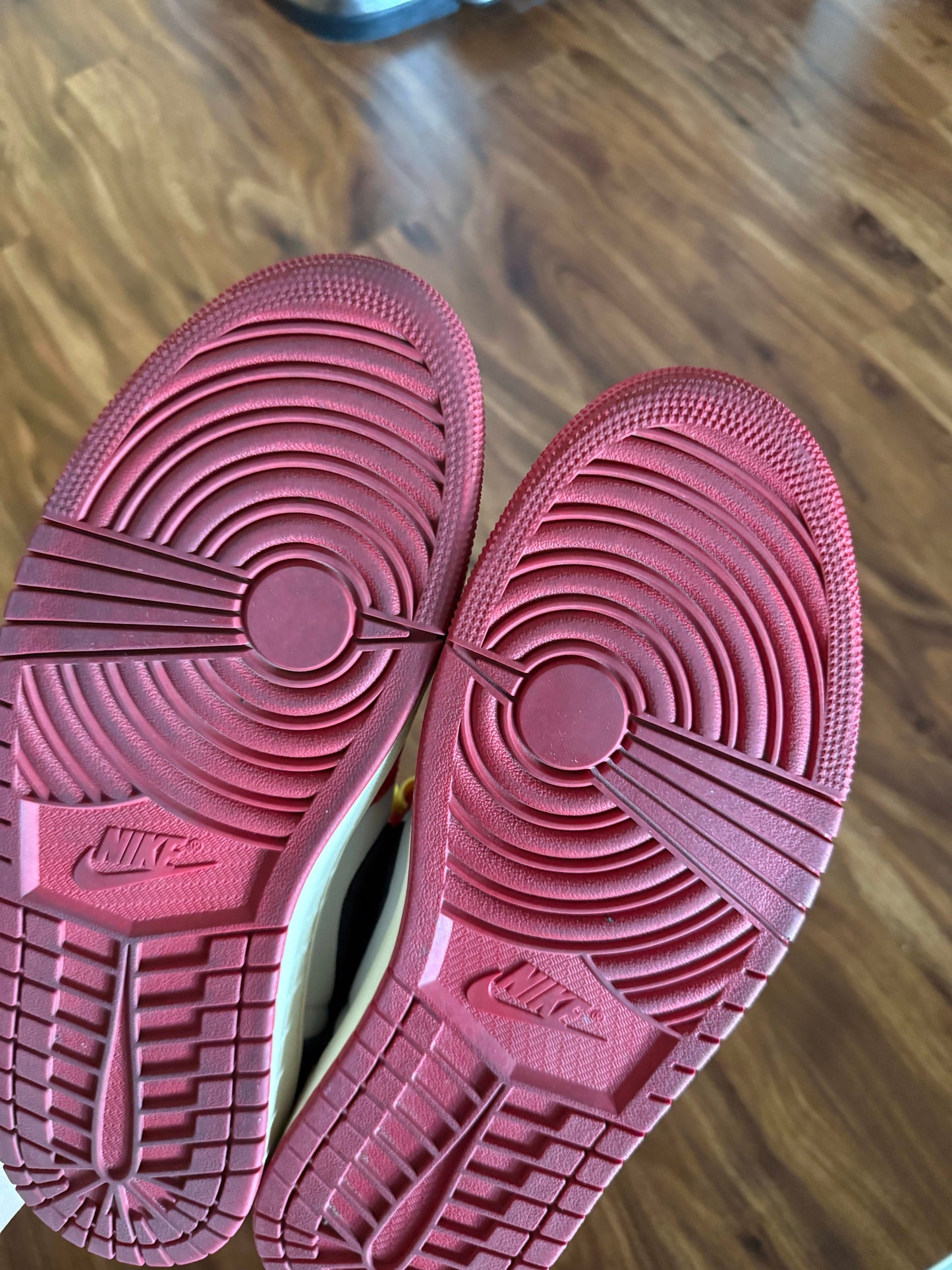 [HY3677] Jordan 1 Retro Low OG Trophy Room Rookie Card Away