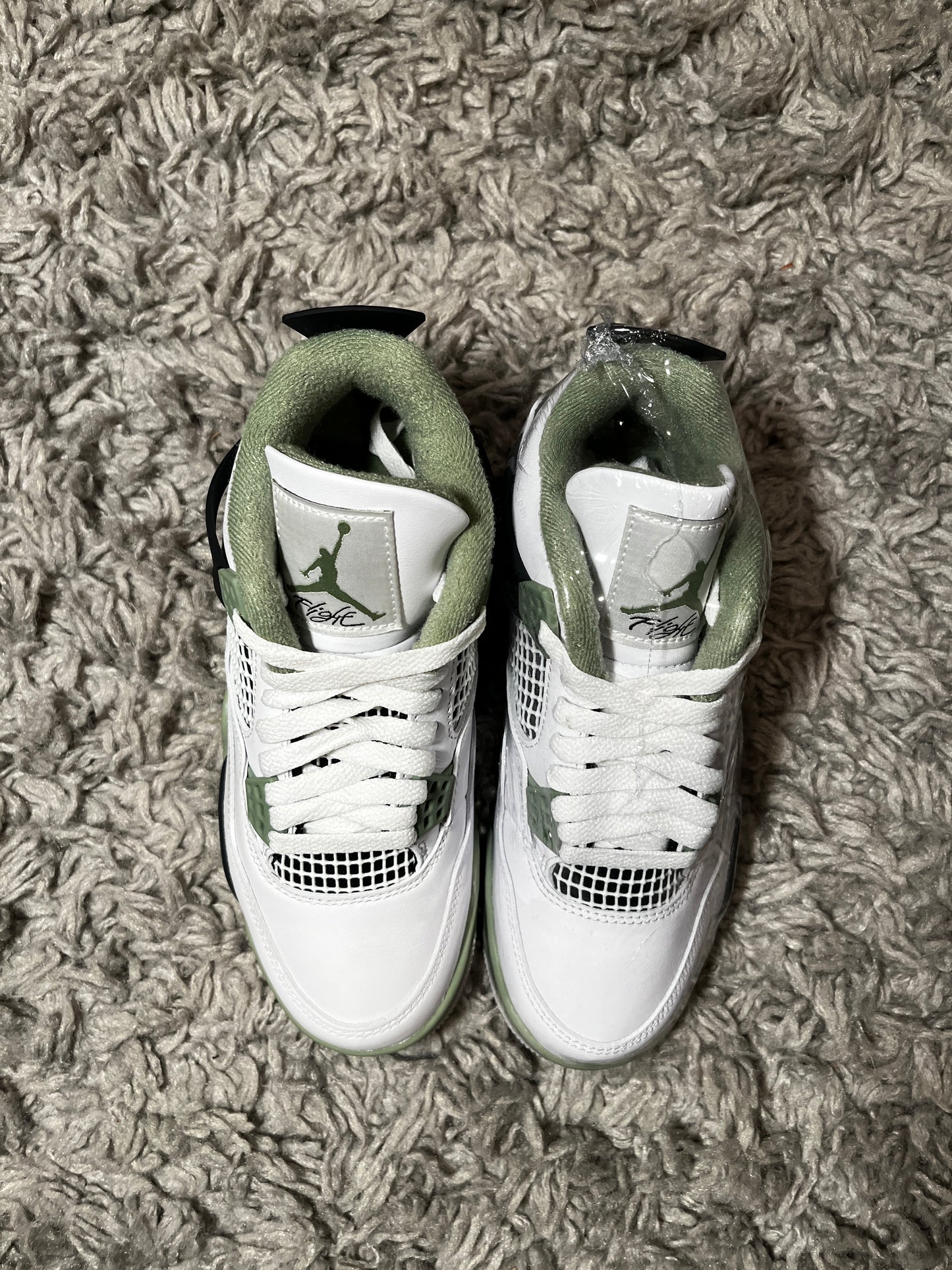 WMNS AIR JORDAN 4 RETRO ‘Seafoam’