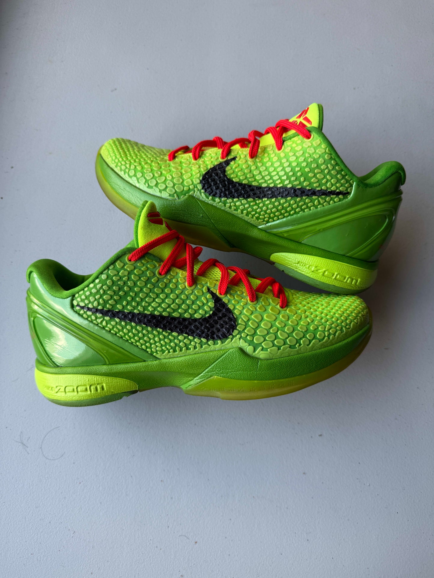 [HY3602] Nike Kobe 6 Grinch (2010)