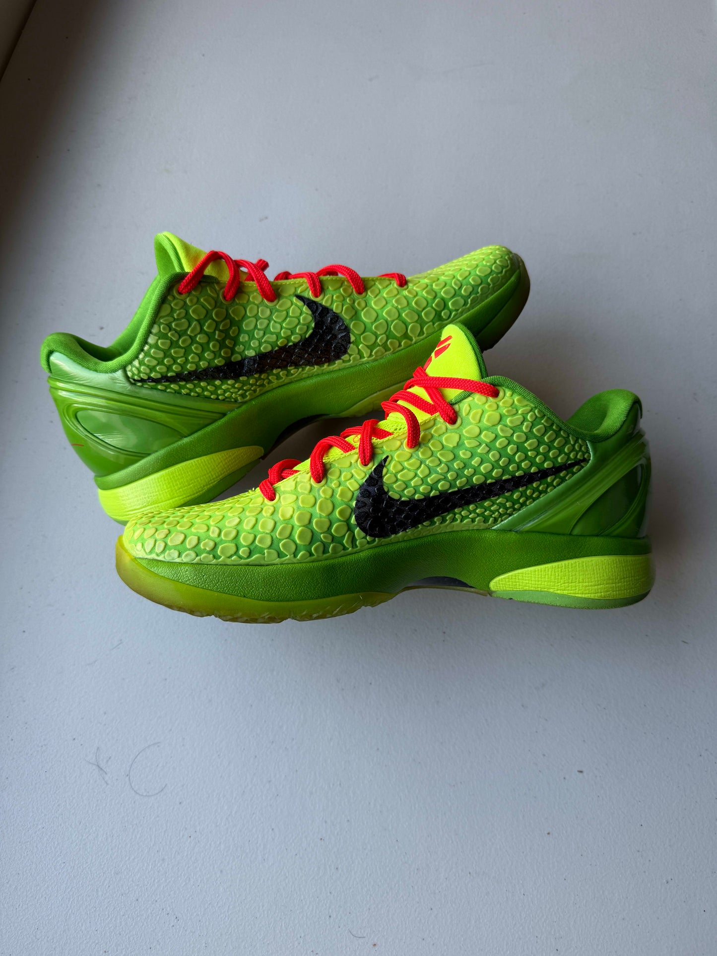 [HY3602] Nike Kobe 6 Grinch (2010)