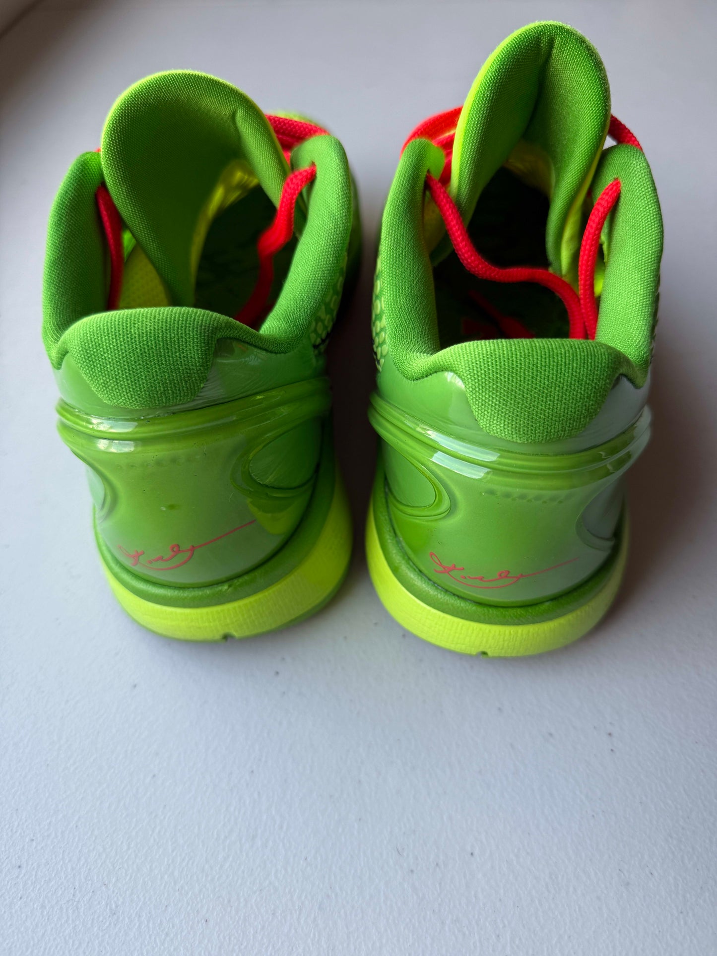 [HY3602] Nike Kobe 6 Grinch (2010)