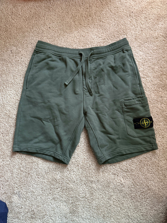 Stone Island Logo Applique Shorts Dark Green