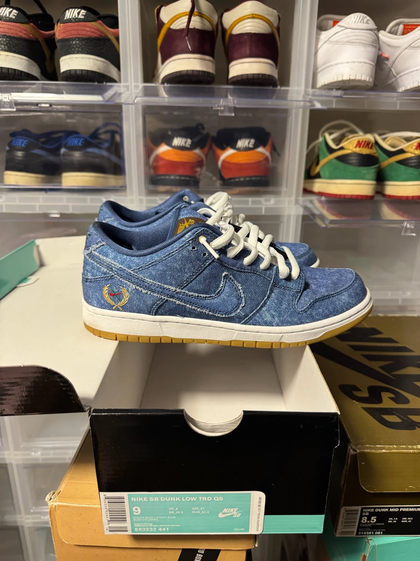 Size 9 Preowned Nike SB Dunk Low Rivals Pack (East)
