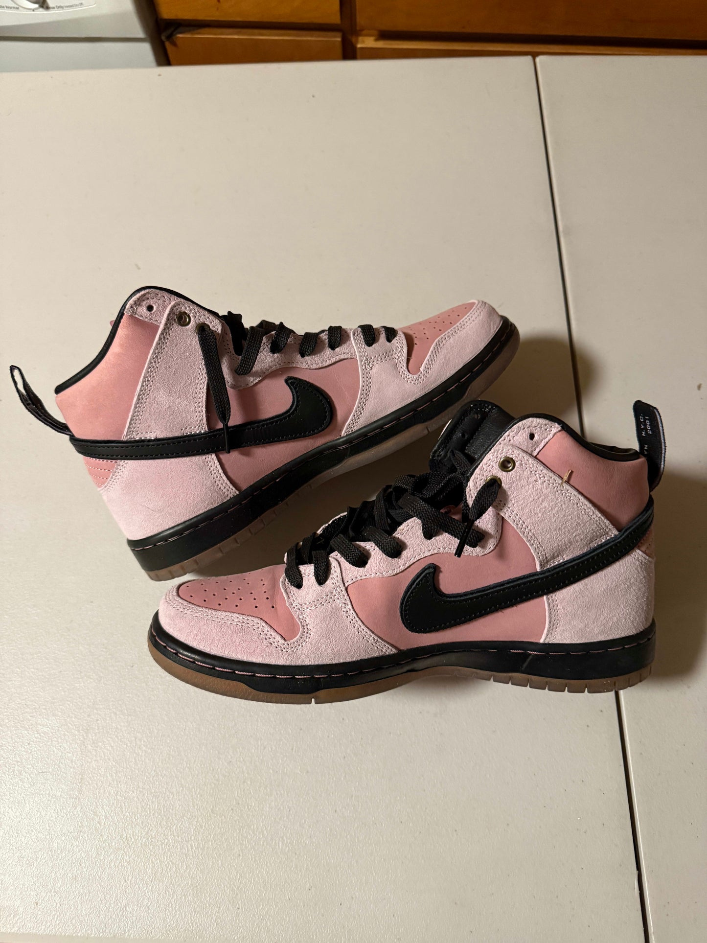 Size 9 Preowned Nike SB Dunk High Invert Celtics