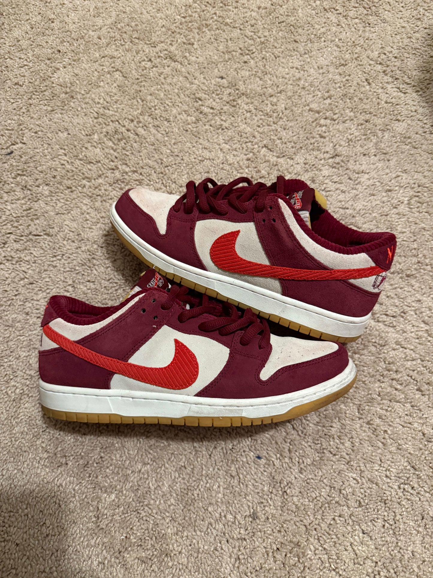 Size 9 Preowned Nike SB Dunk Low Skate Like a Girl