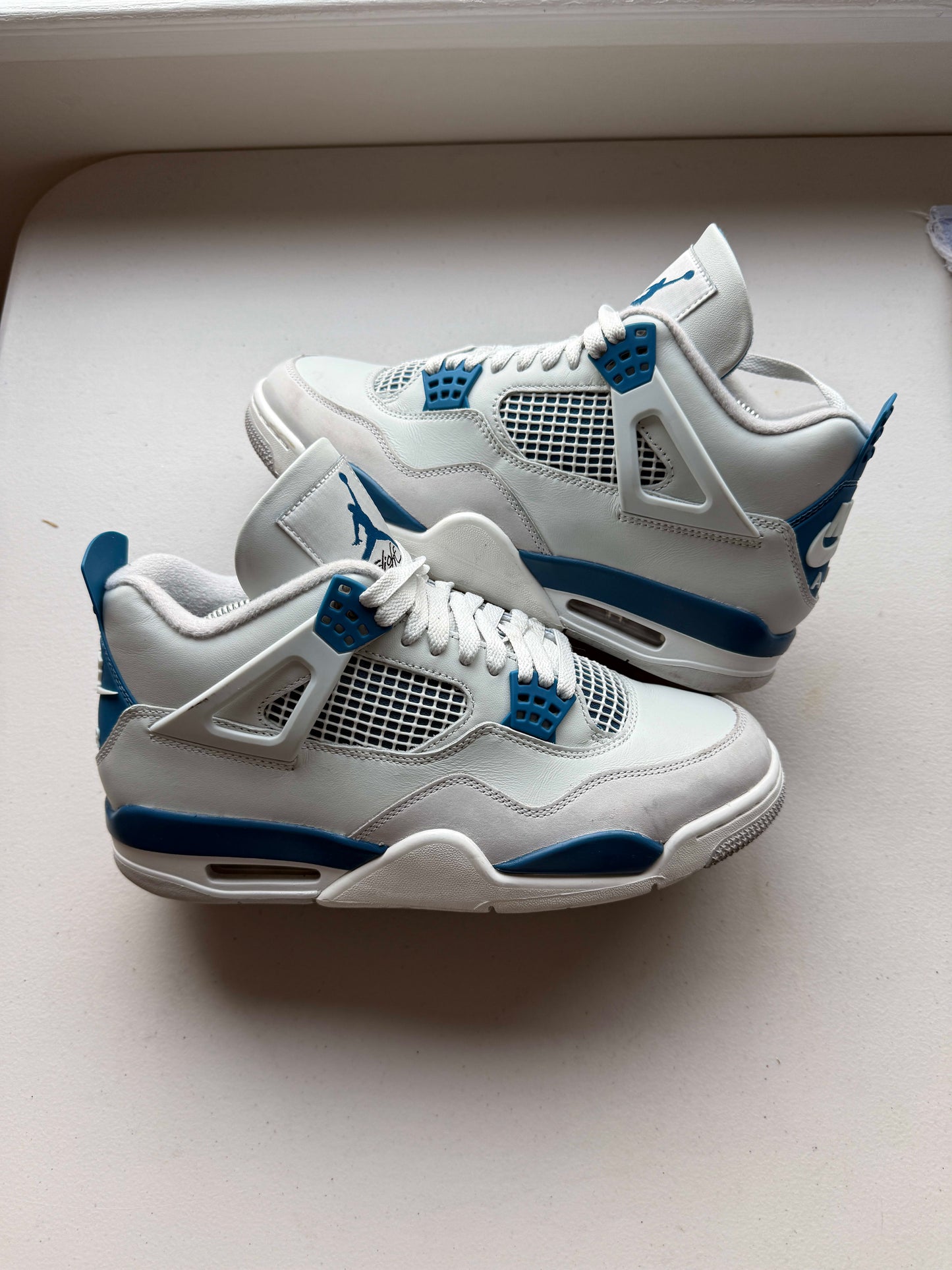 Jordan 4 Retro Military Blue (2024)