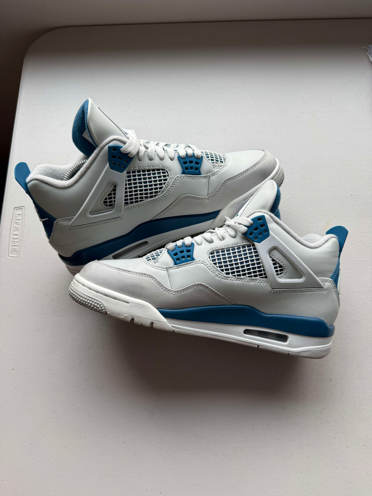 Jordan 4 Retro Military Blue (2024)