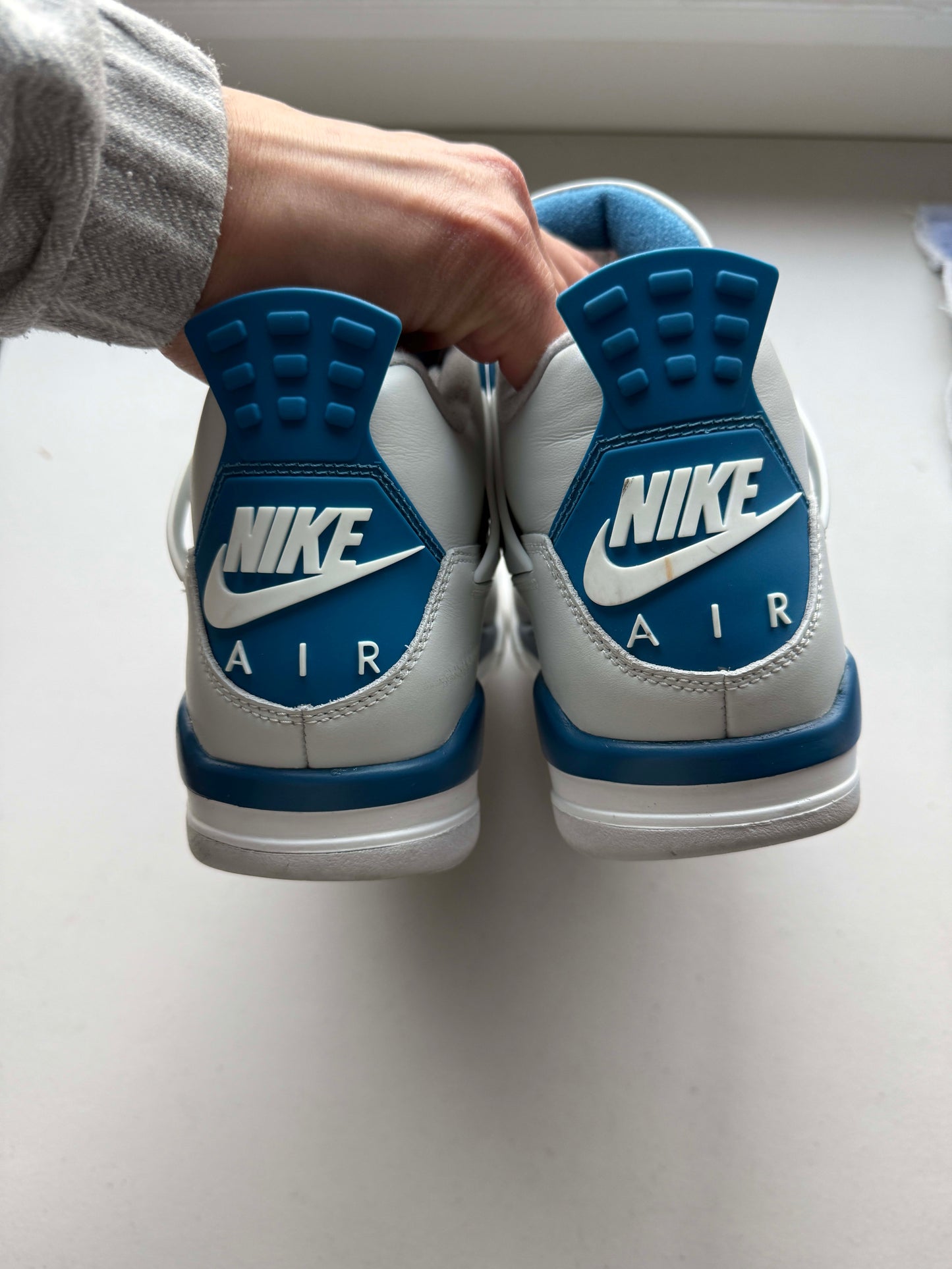 Jordan 4 Retro Military Blue (2024)