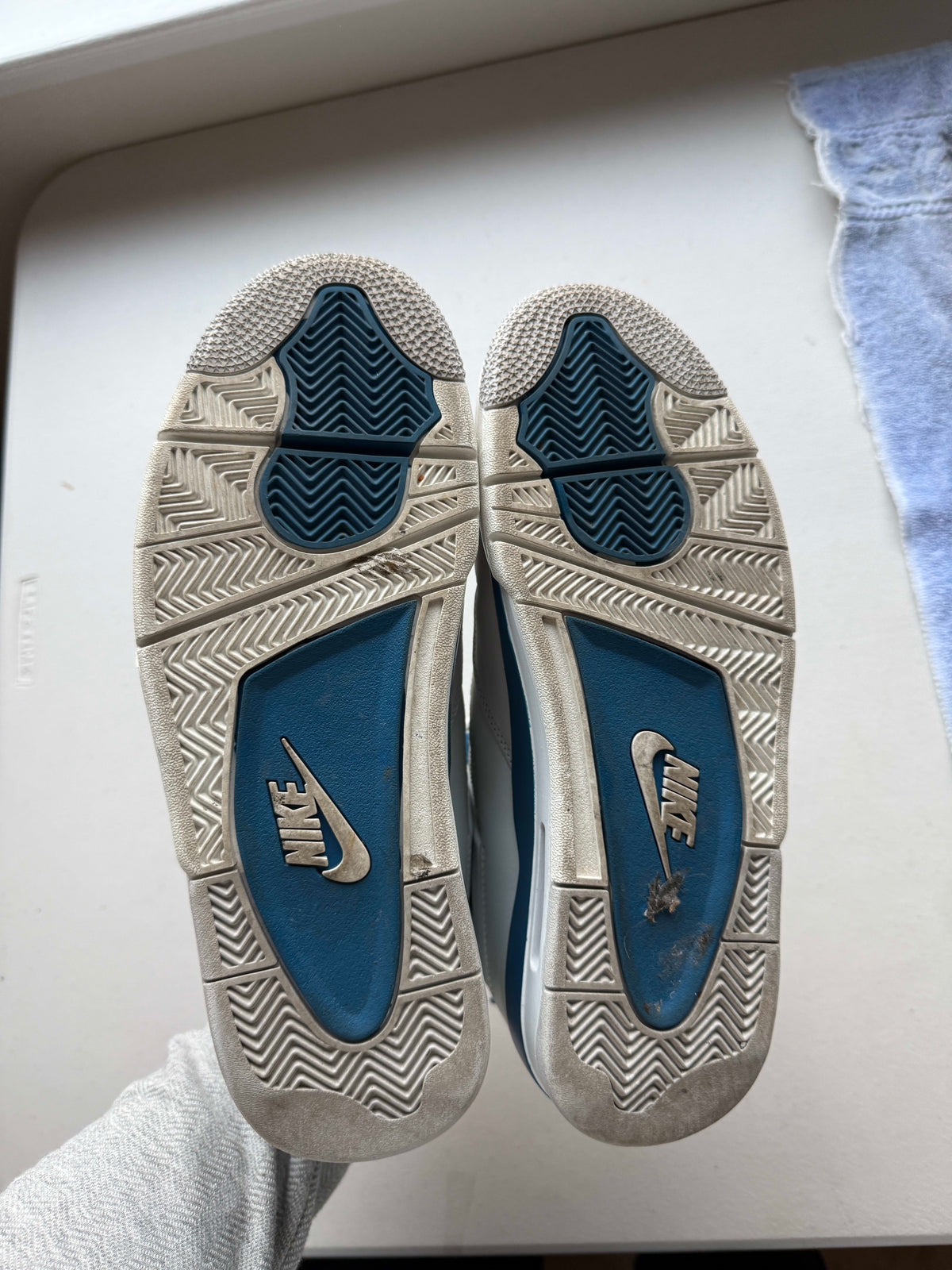 Jordan 4 Retro Military Blue (2024)