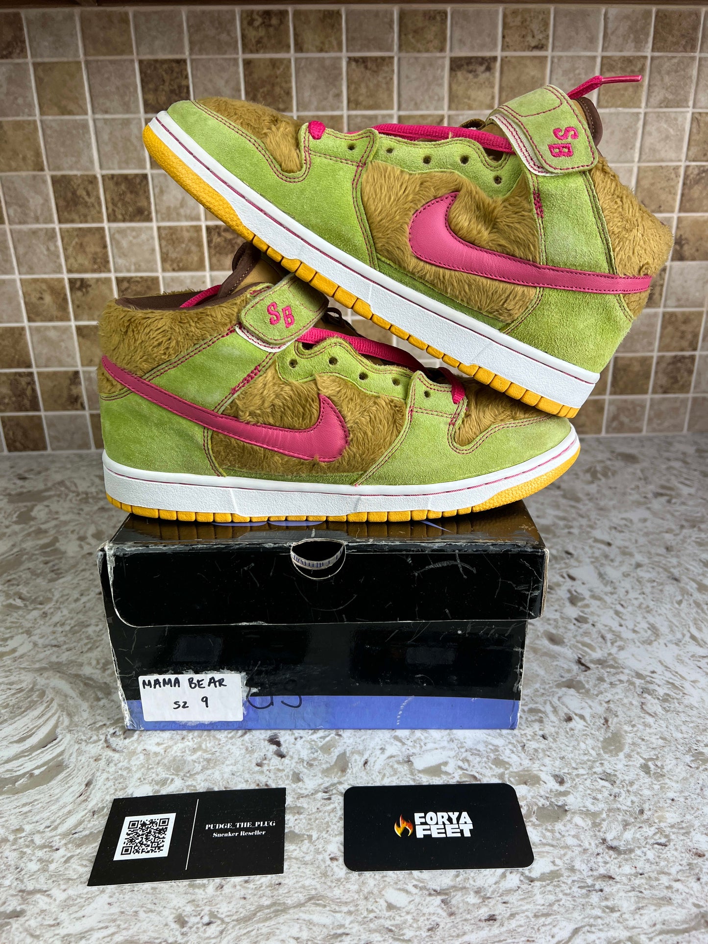 Size 9 Preowned Nike SB Dunk Mid Mama Bear