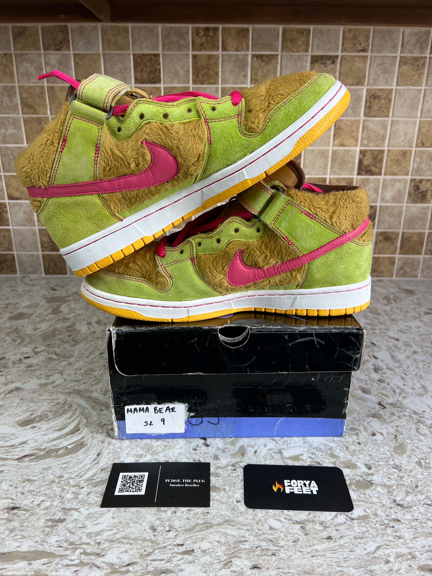 Size 9 Preowned Nike SB Dunk Mid Mama Bear