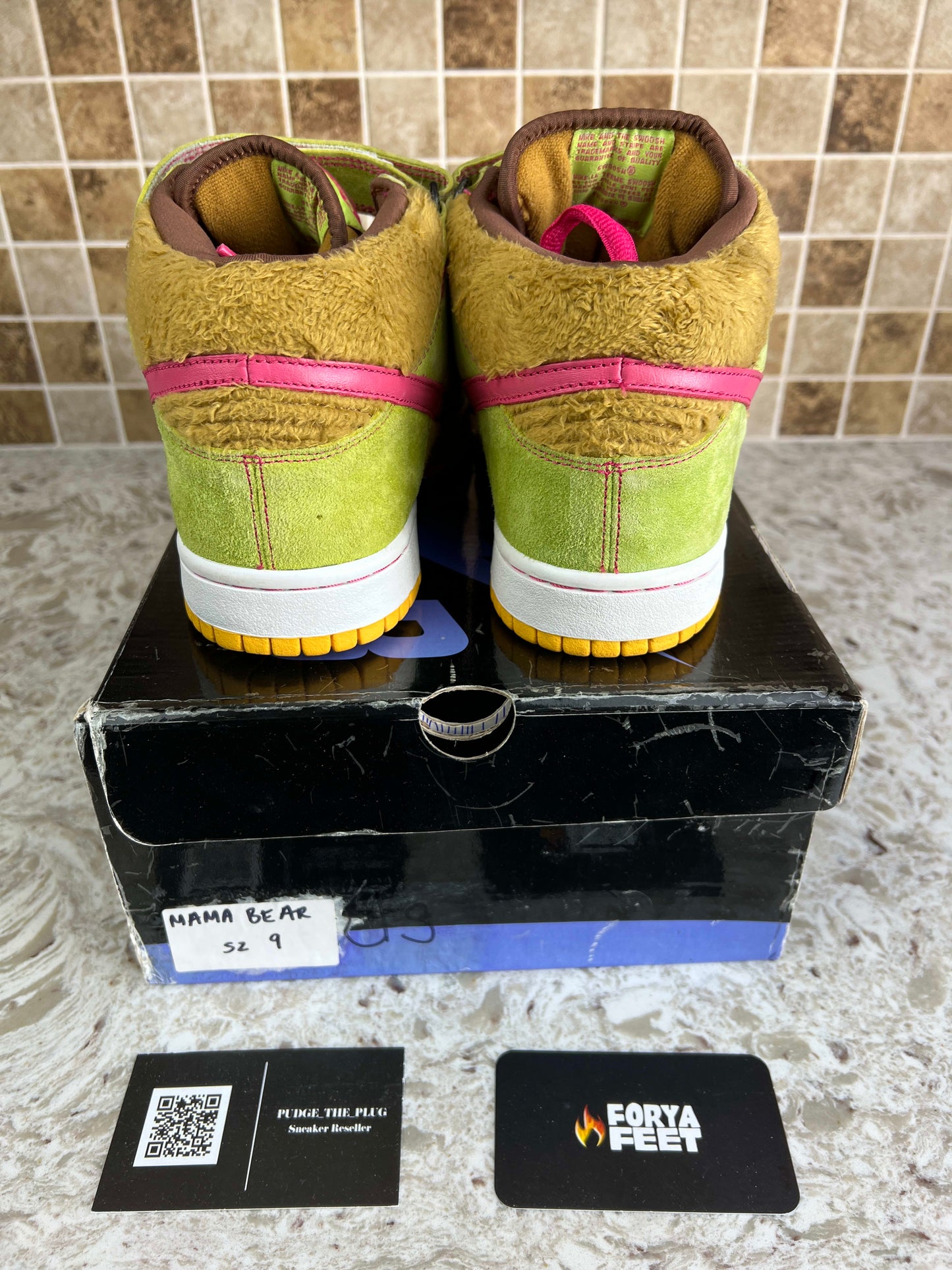 Size 9 Preowned Nike SB Dunk Mid Mama Bear