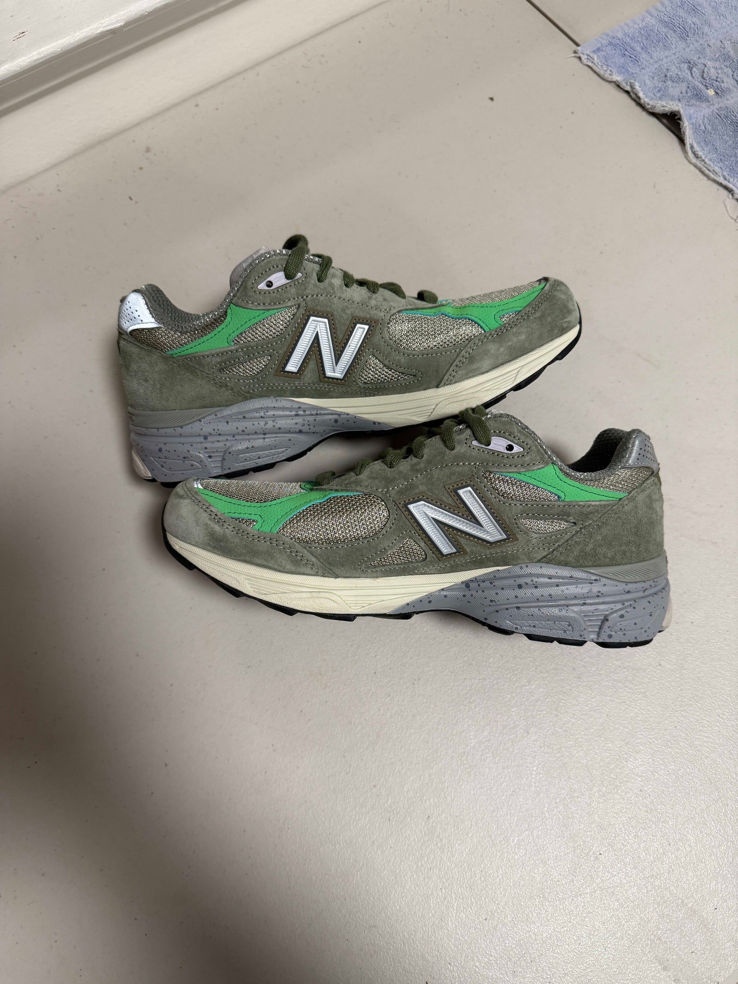 New Balance 990v3 MiUSA Patta Keep Your Family Close