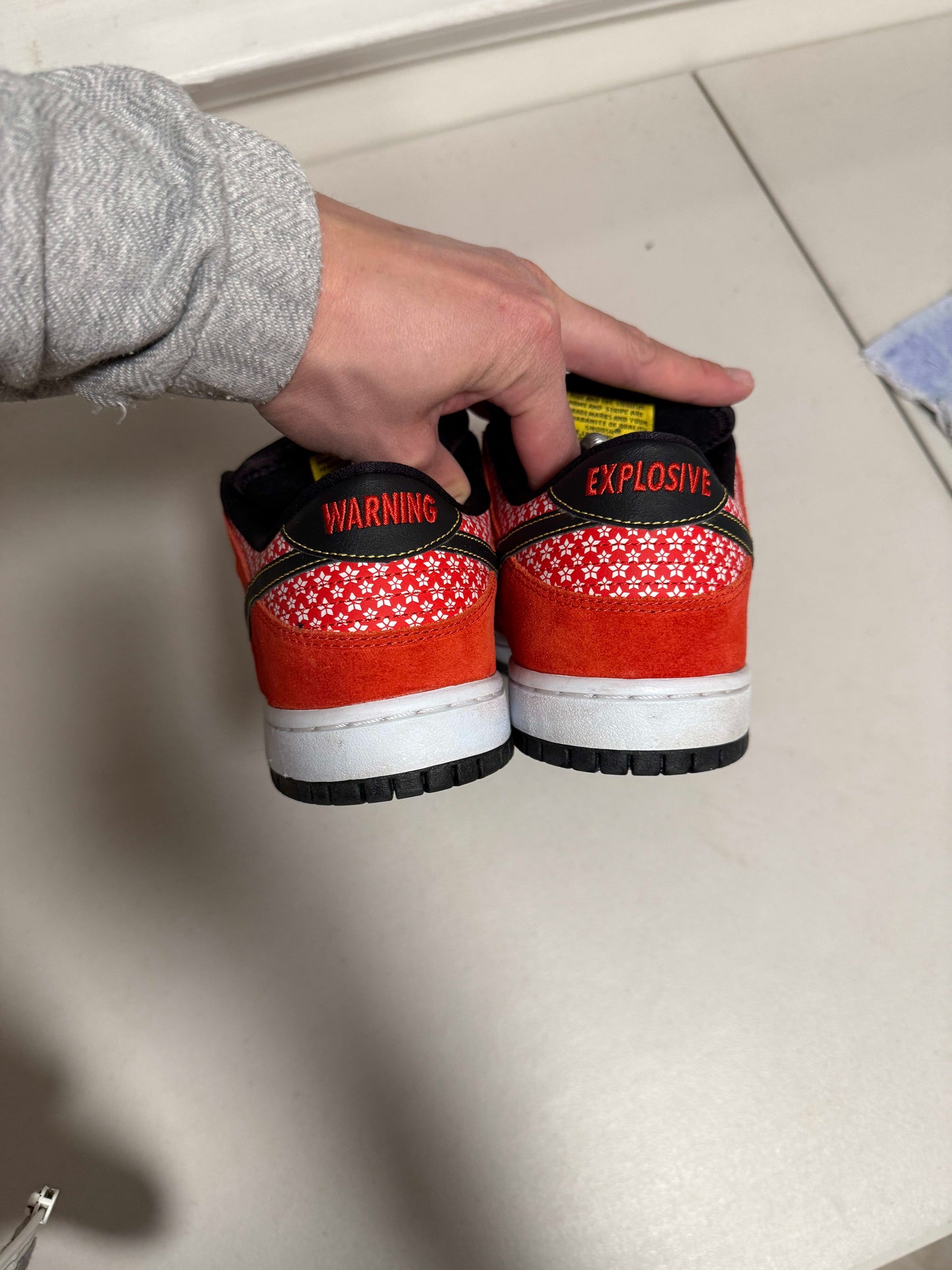 Nike SB Dunk Low Red Firecracker