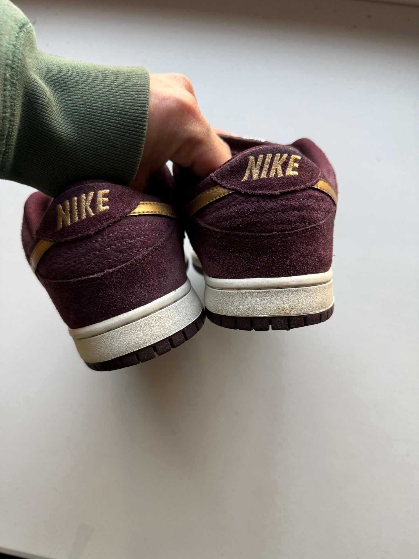 Size 8.5 Preowned Nike SB Dunk Low UK Passport