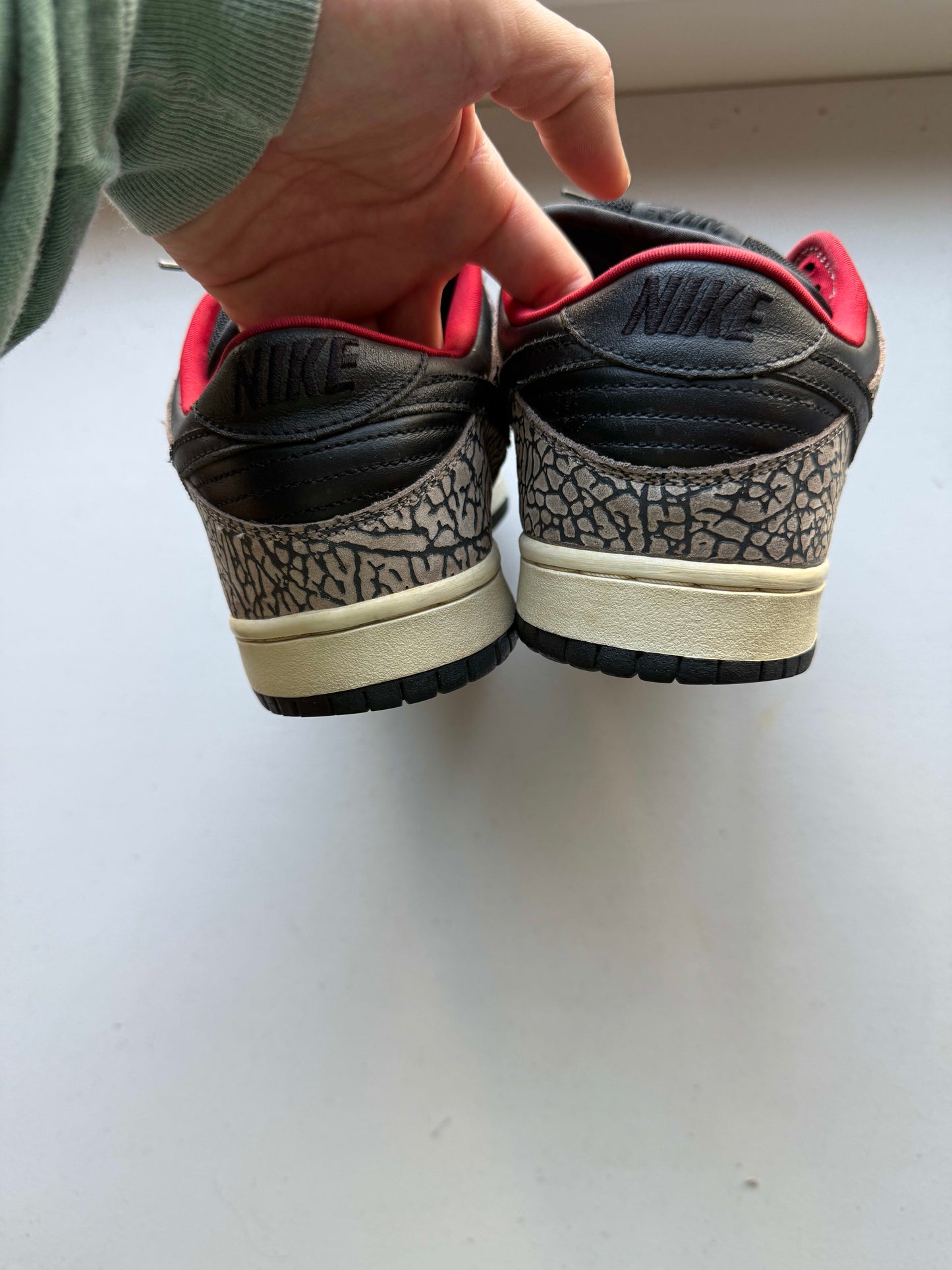 Nike SB Dunk Low Supreme Black Cement (2002)