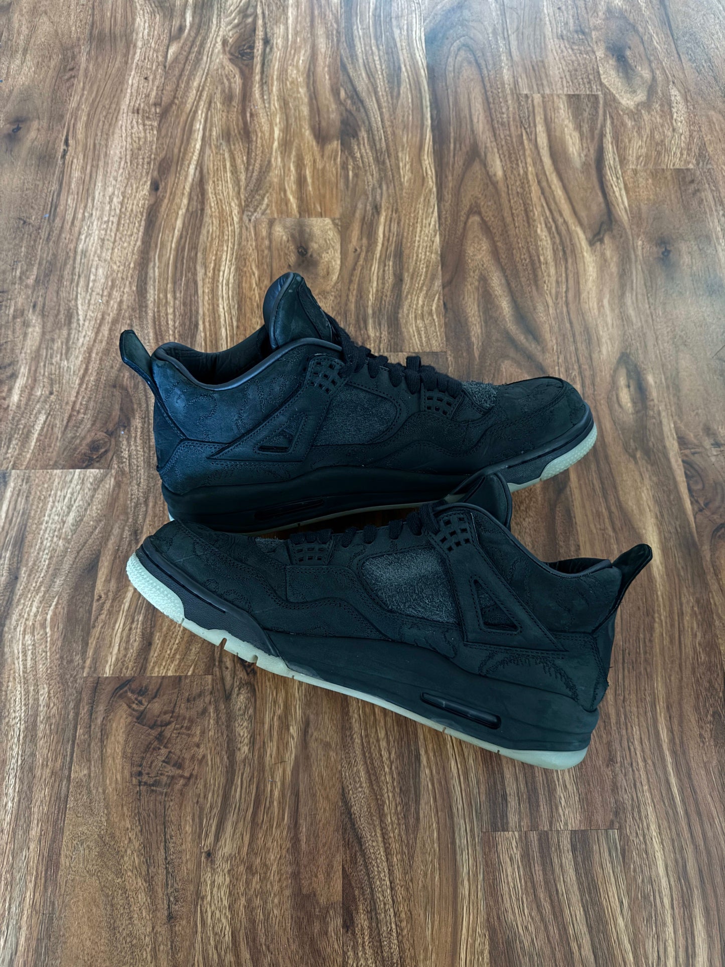 Size 11.5 Preowned (NB) Jordan 4 Retro Kaws Black
