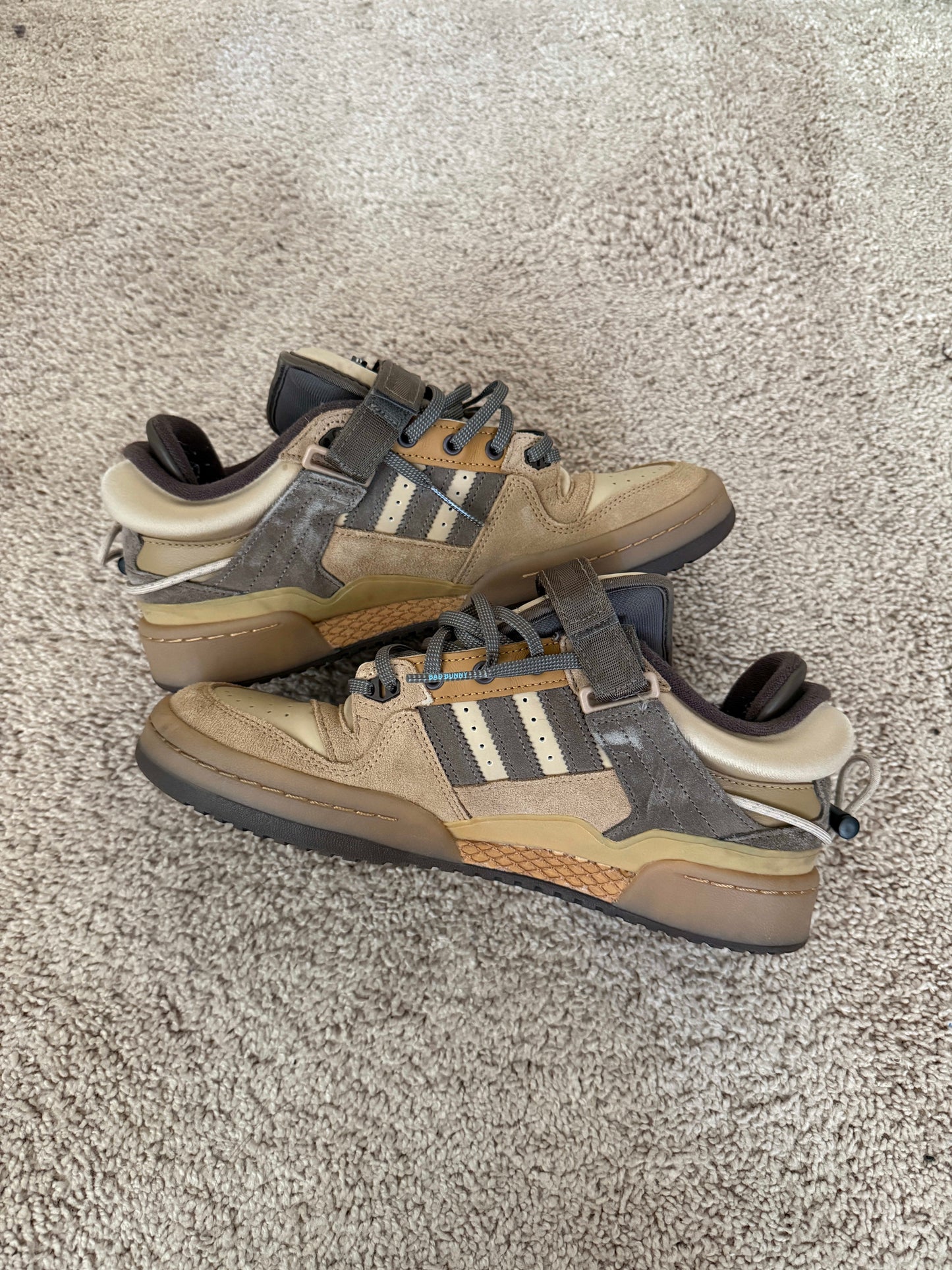 Size 9 Preowned adidas Forum Low Bad Bunny