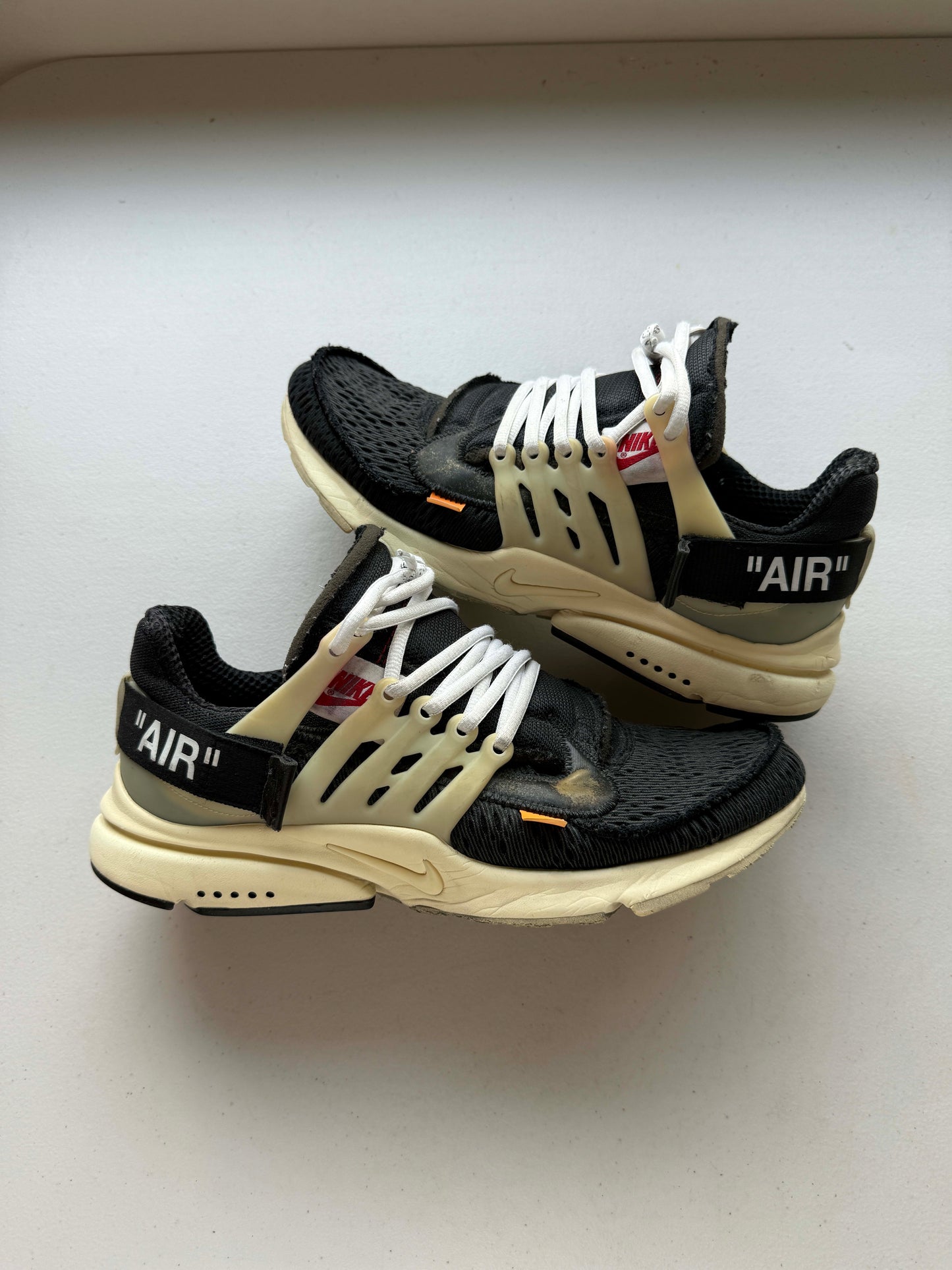 Size 9 Preowned Nike Air Presto Off-White