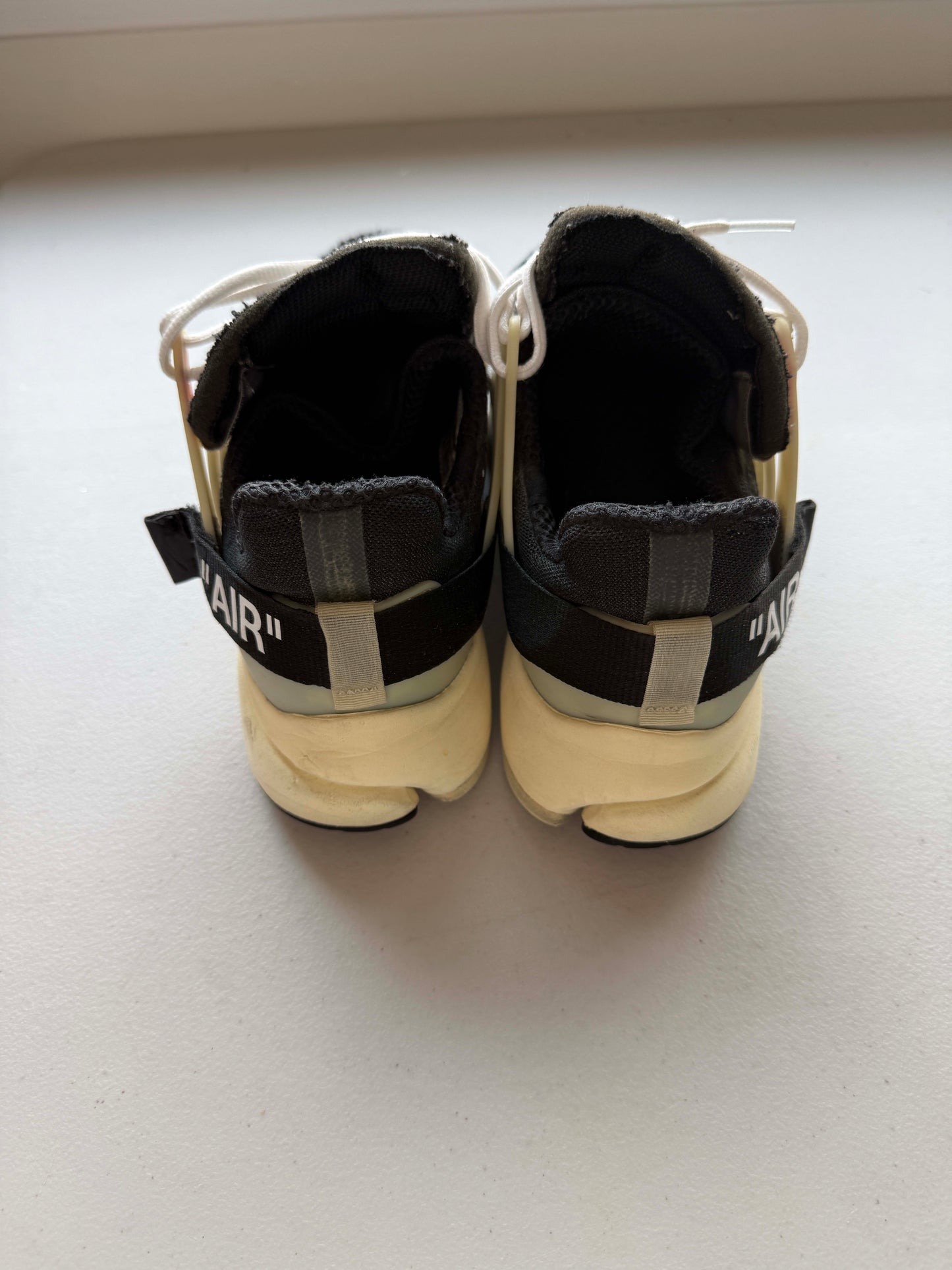 Size 9 Preowned Nike Air Presto Off-White