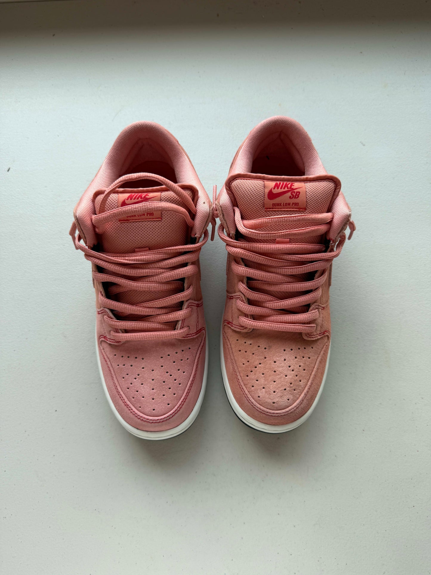 Size 9.5 VNDS Nike SB Dunk Low Pink Pig