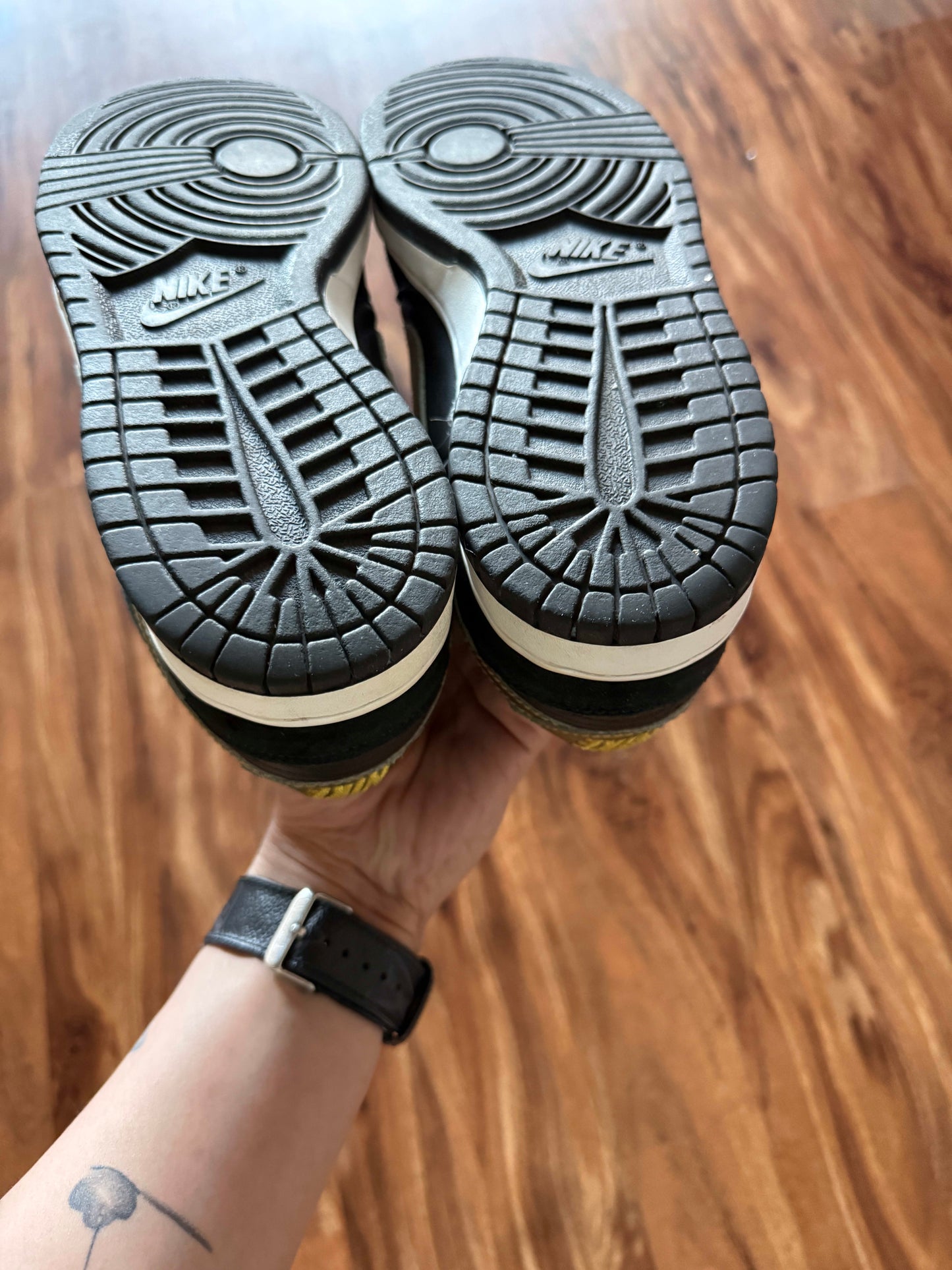 Size 8.5 Preowned (NB) Nike SB Dunk Low Pro Takashi (2003)