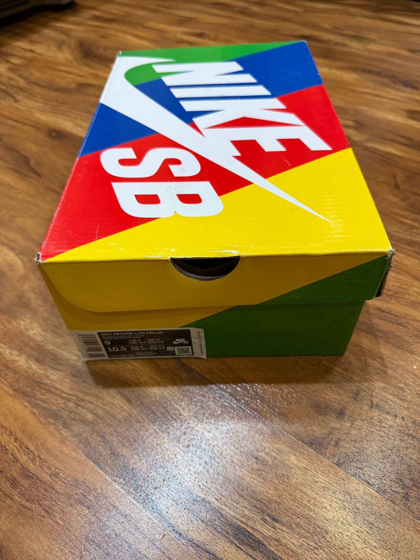 Size 9 Preowned Nike SB Dunk Low Familia First Avenue