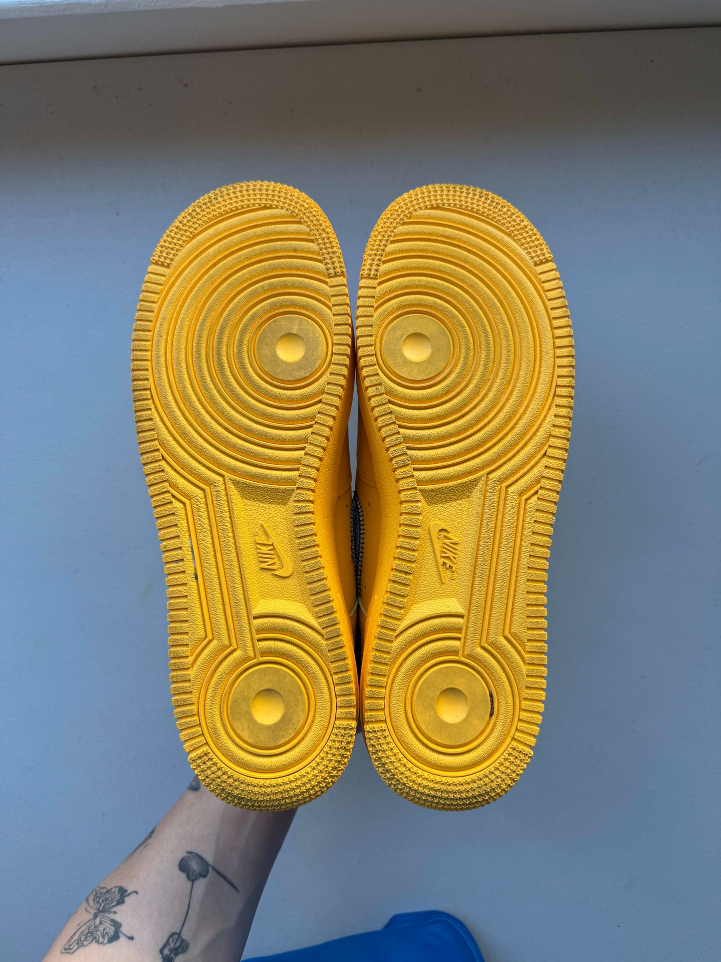 Size 11 VNDS Nike Air Force 1 Low Off-White ICA University Gold
