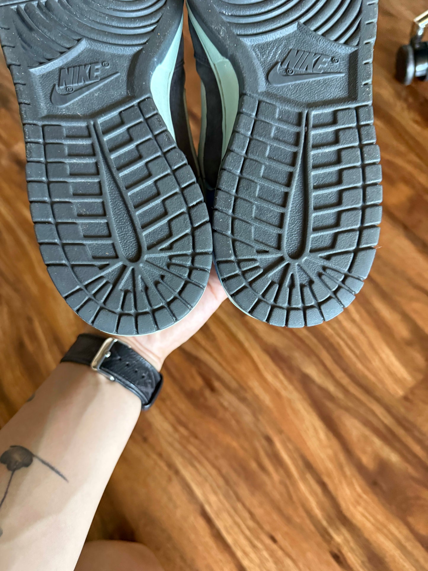 Nike SB Dunk Low 'Aqua Chalk' Sample