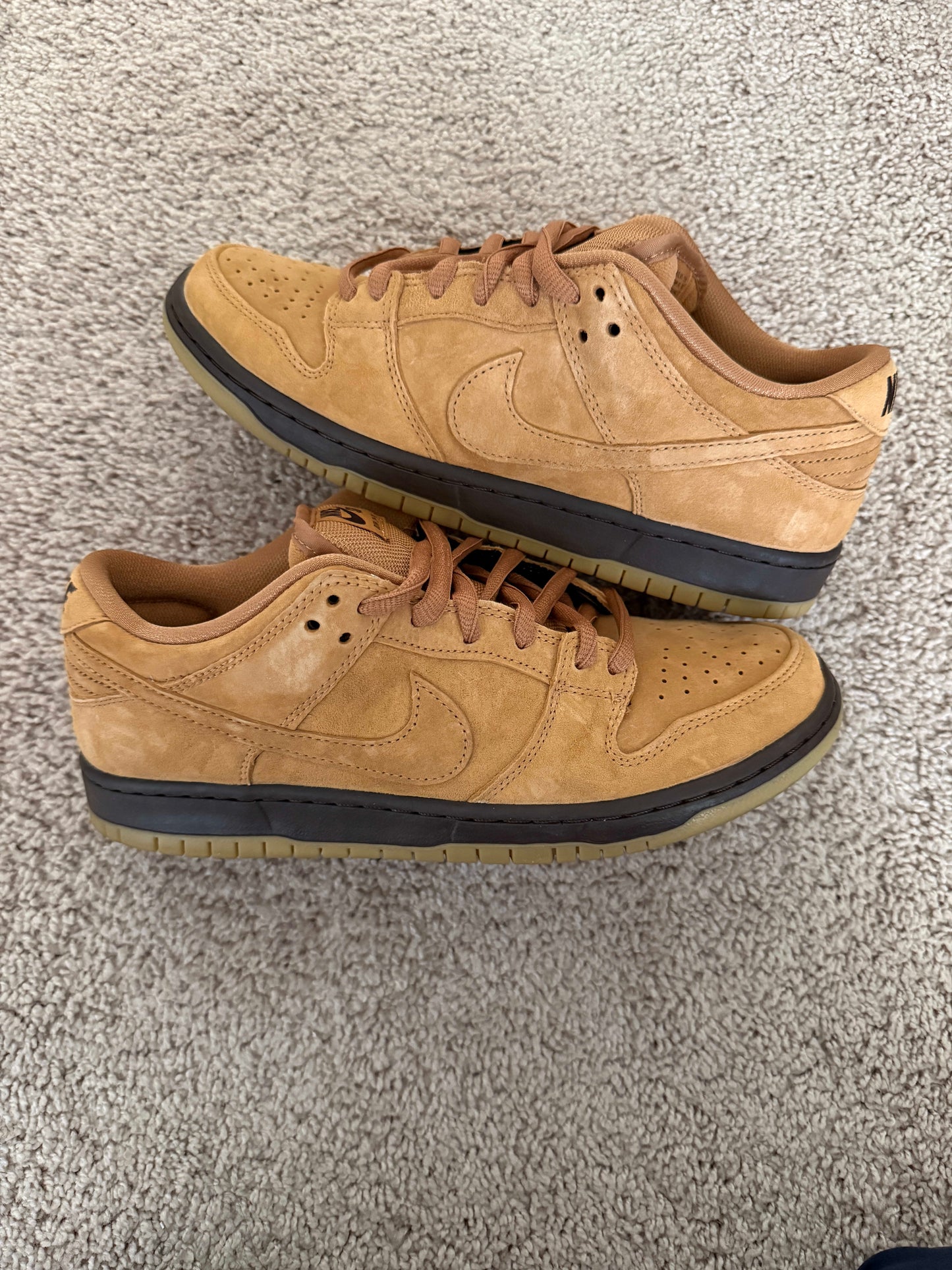 Size 9 Preowned Nike SB Dunk Low Wheat