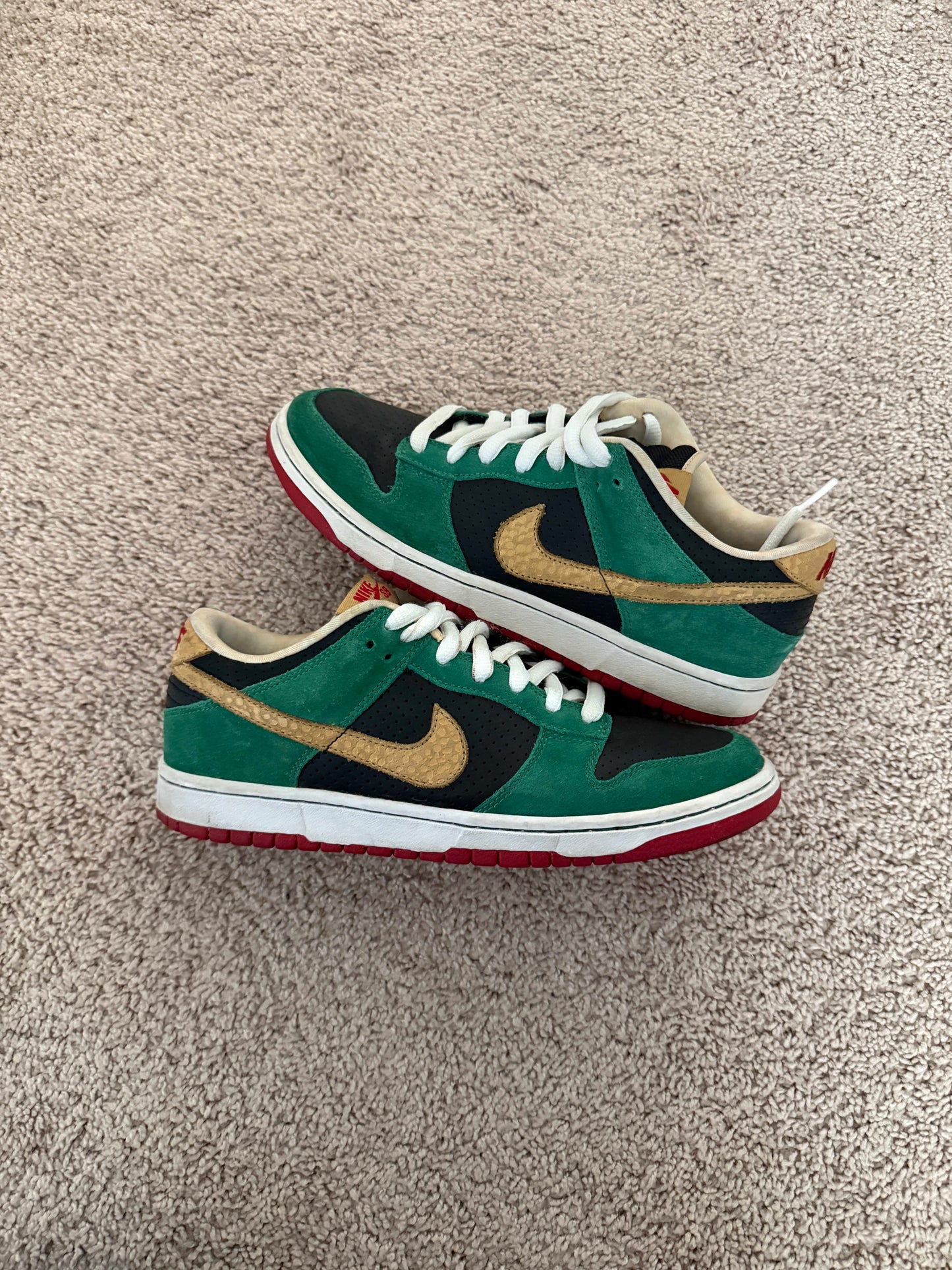 Size 9 Preowned (NB) Nike SB Dunk Low Miller High Life