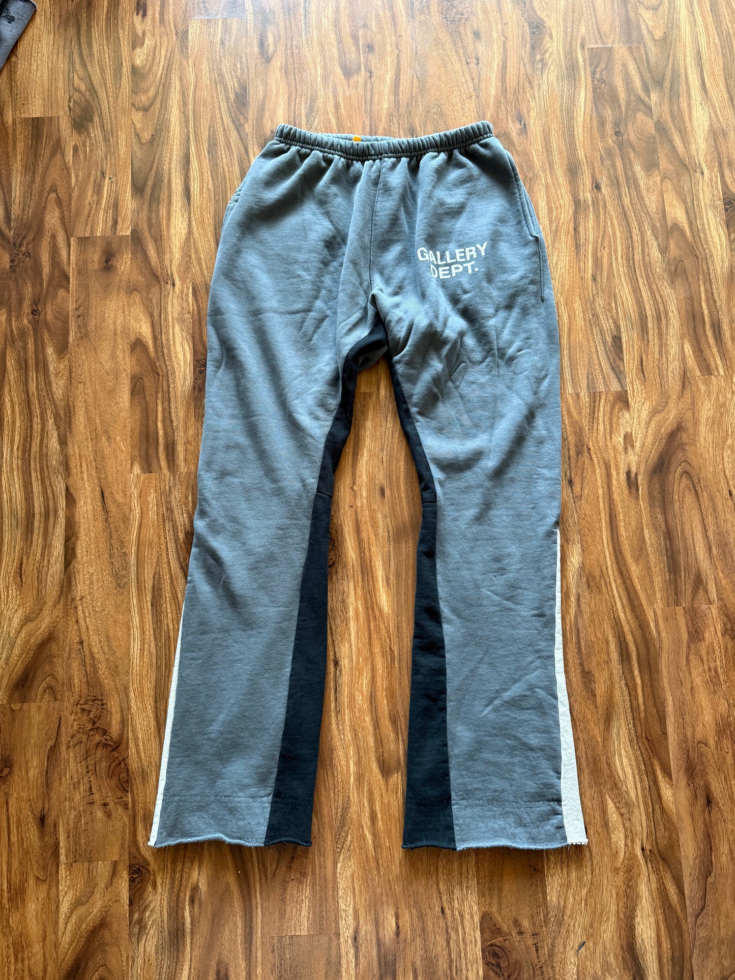 Gallery Dept. Painted Flare Sweat Pants Charcoal Grey