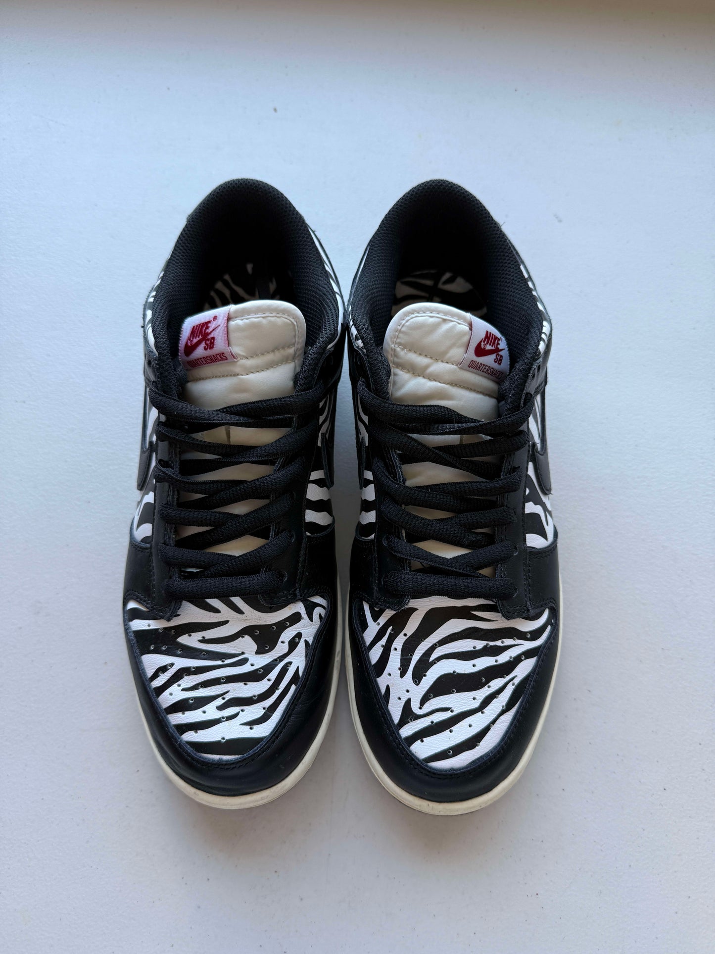 Size 9 Preowned (RB) Nike SB Dunk Low OG QS Quartersnacks Zebra