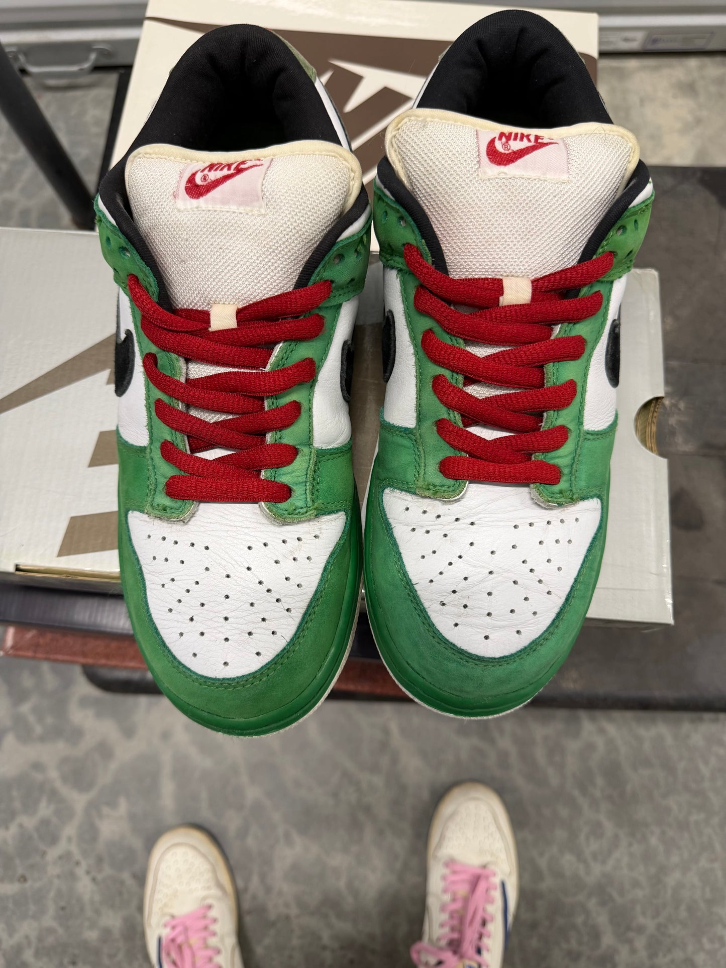 HY1377 Size 9 Preowned Nike SB Dunk Low Heineken
