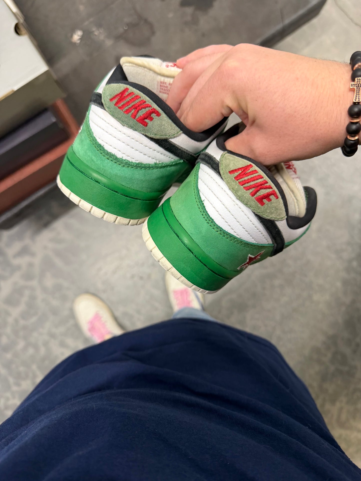 HY1377 Size 9 Preowned Nike SB Dunk Low Heineken