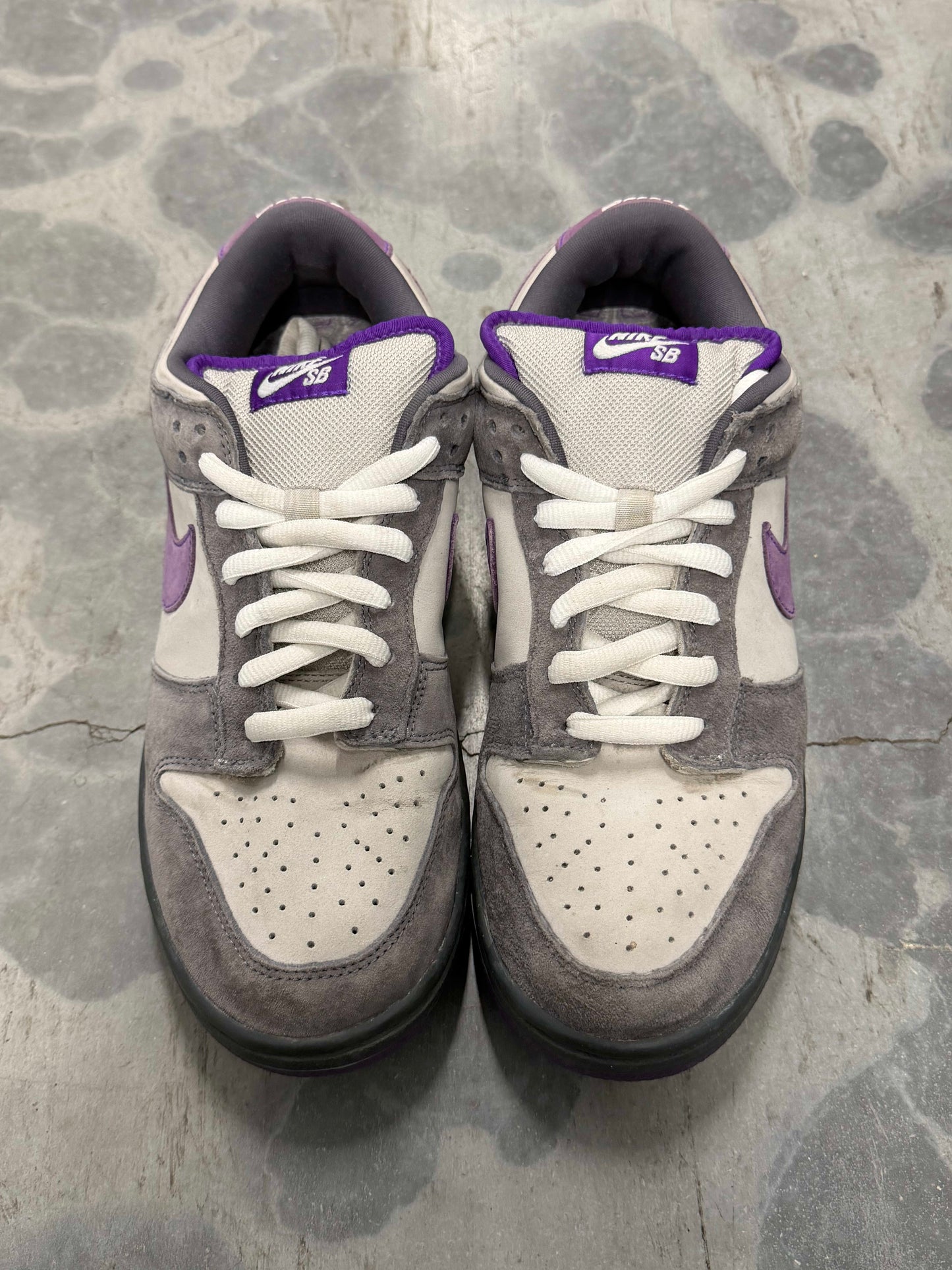 HY2222 Size 9.5 Preowned (NB) Nike SB Dunk Low Purple Pigeon