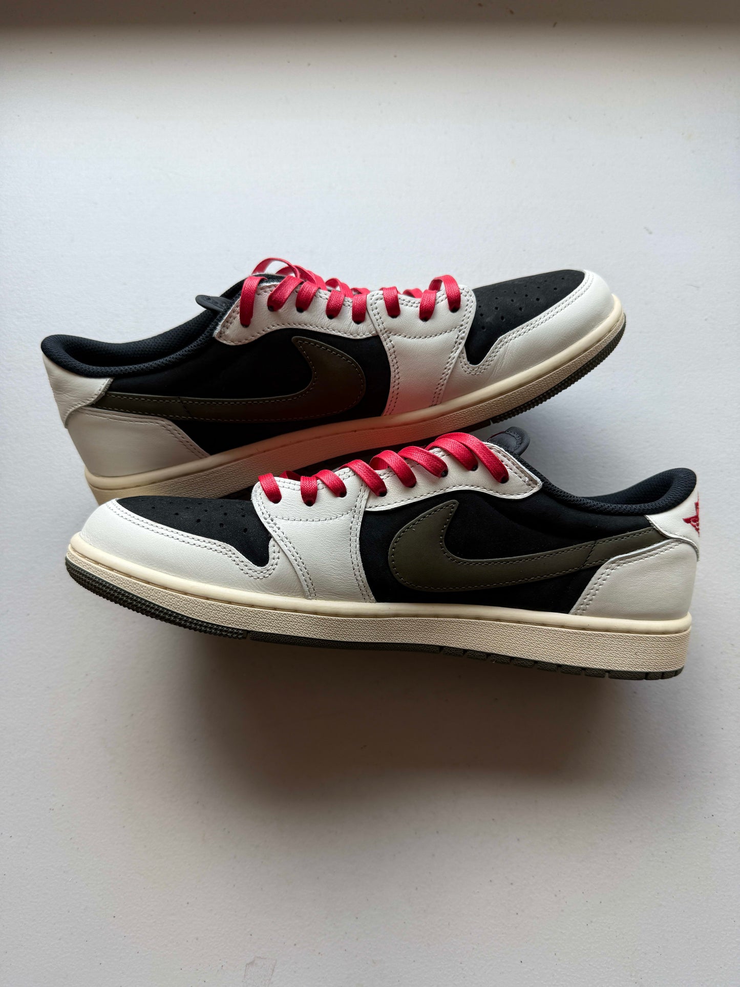 [HY323] Jordan 1 Retro Low OG SP Travis Scott Olive (Women's)