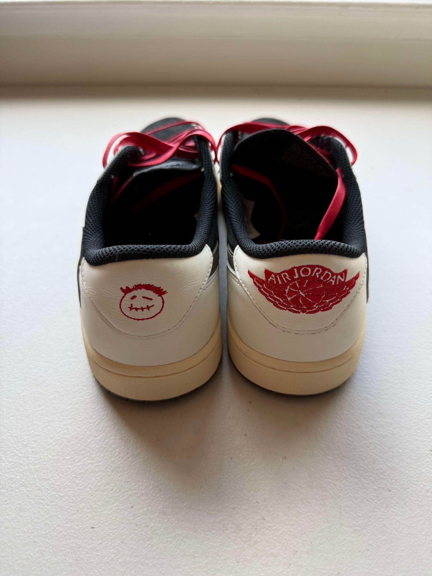 HY323 Jordan 1 Retro Low OG SP Travis Scott Olive (Women's)