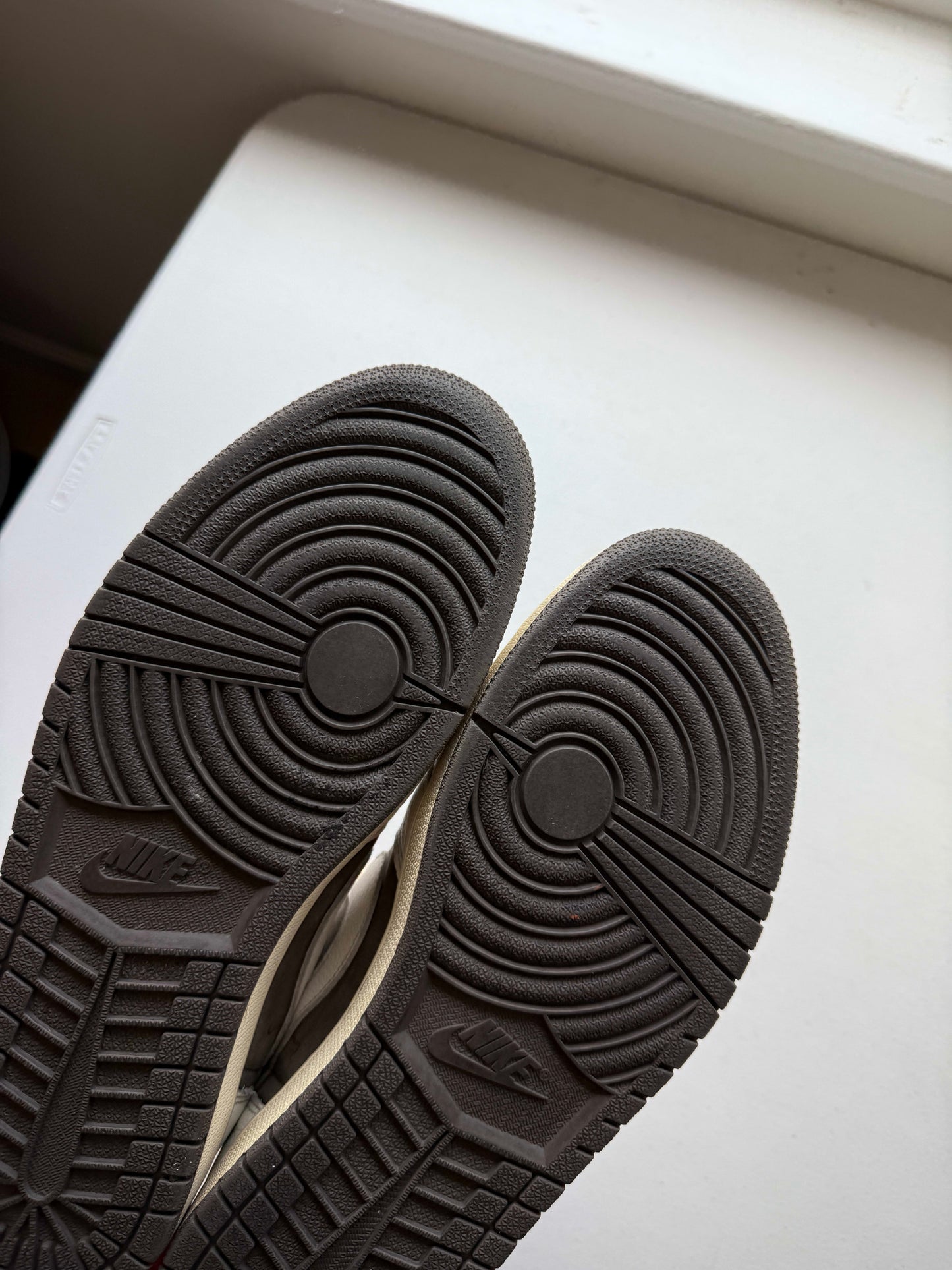 HY228 Jordan 1 Retro Low OG SP Travis Scott Reverse Mocha