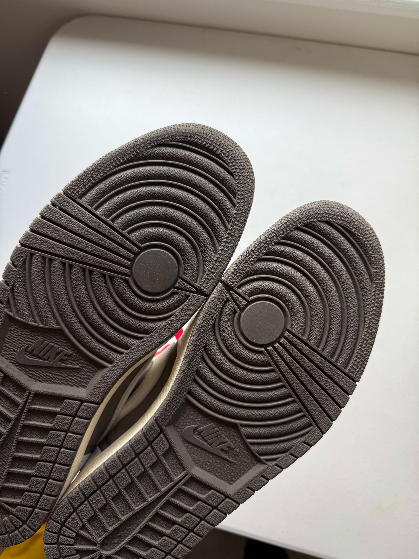 HY237 Jordan 1 Retro Low OG SP Travis Scott Reverse Mocha