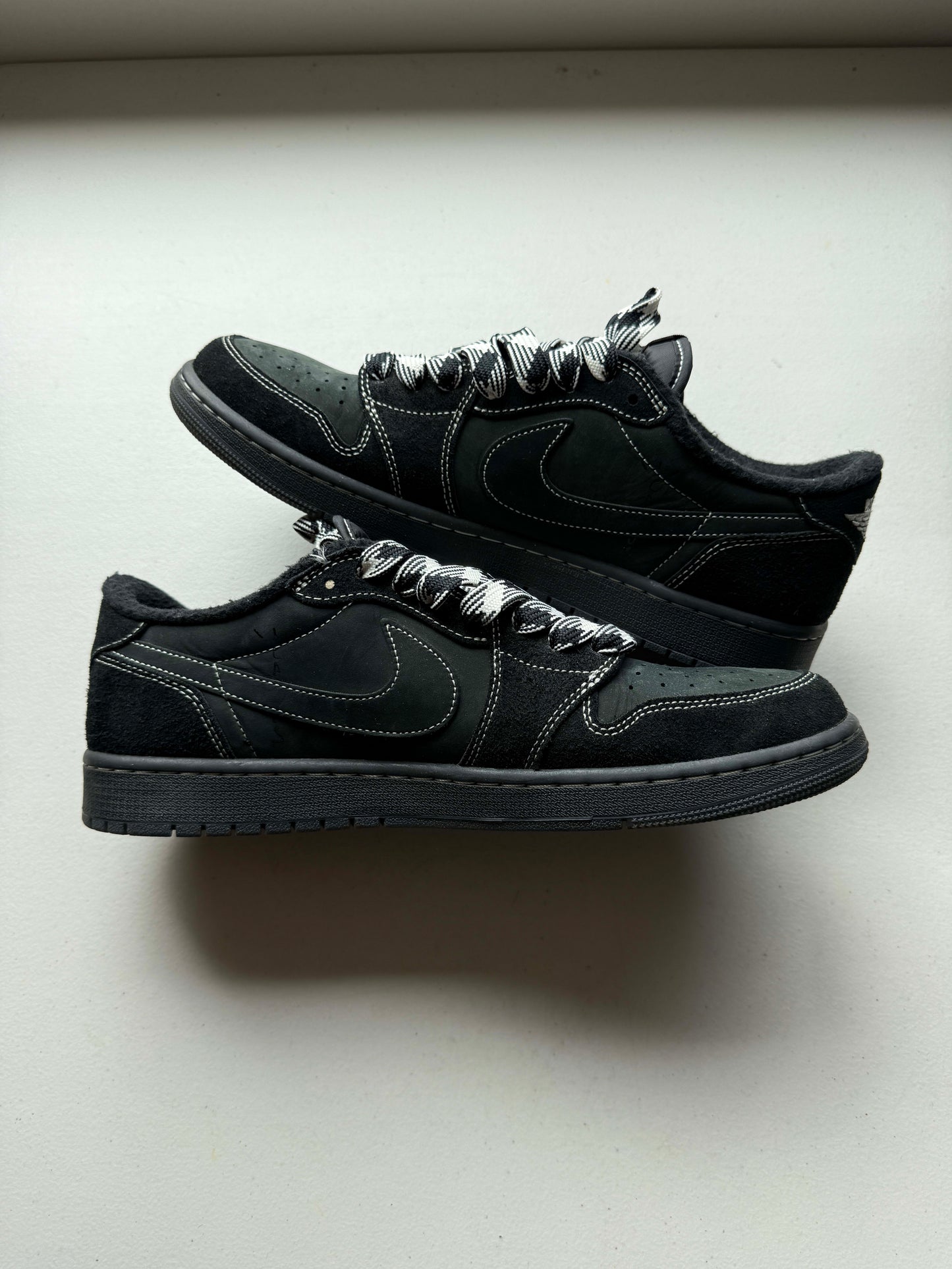 HY2834 Jordan 1 Retro Low OG SP Travis Scott Black Phantom