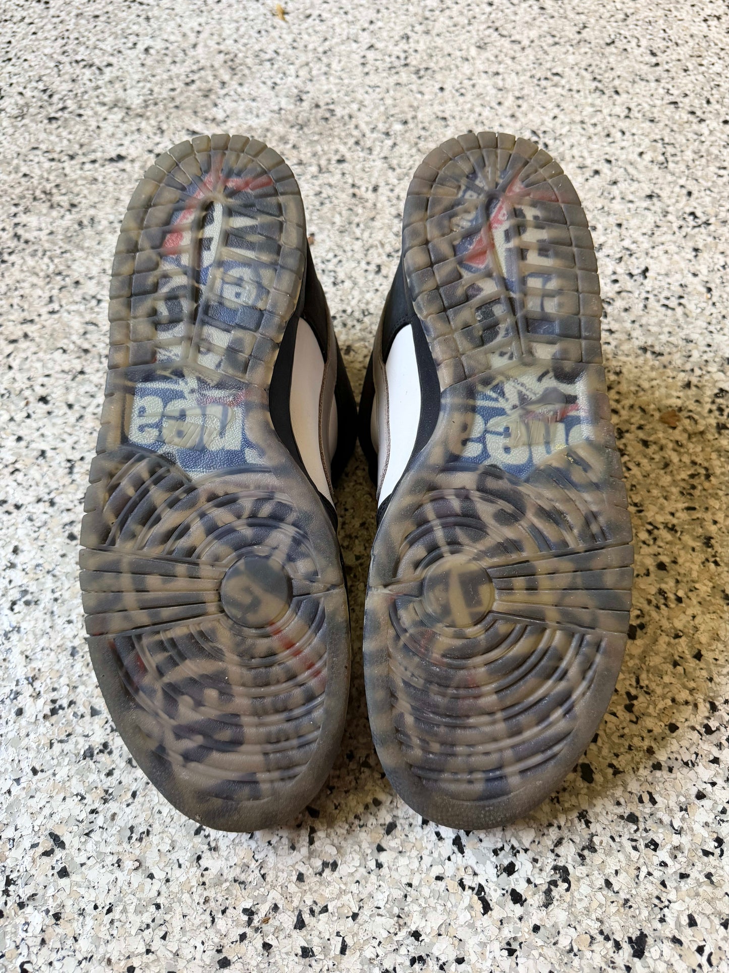HY3337 Nike SB Dunk Low Staple Panda Pigeon