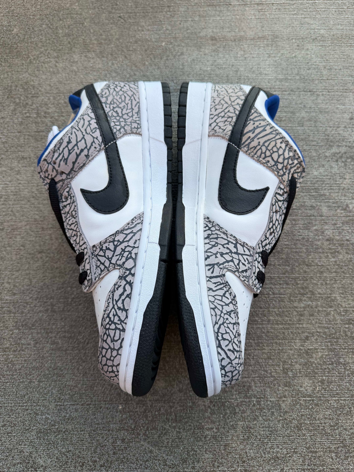 HY3331 Nike SB Dunk Low Supreme White Cement (2002)